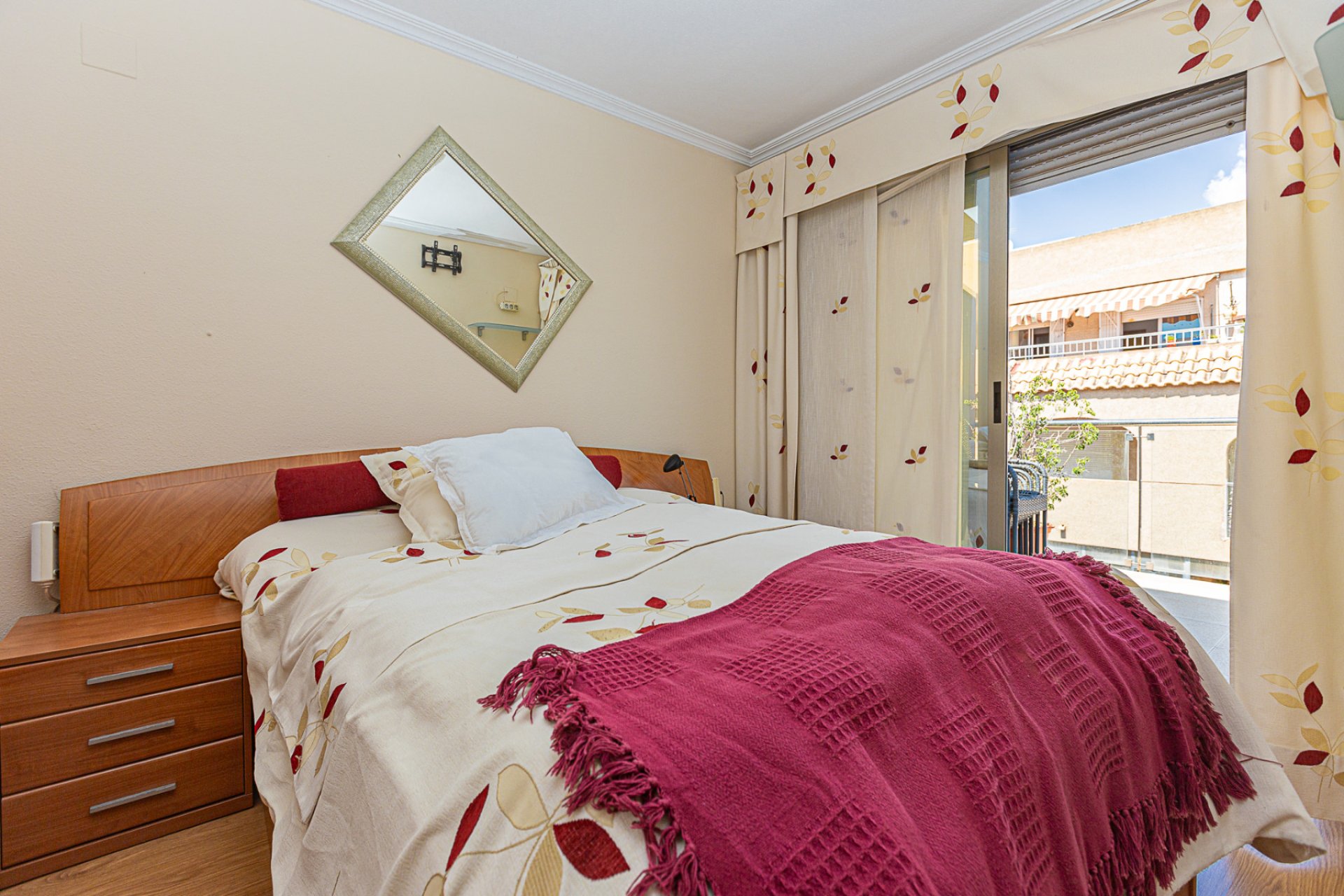 Resale - Apartment -
Torrevieja - Beach