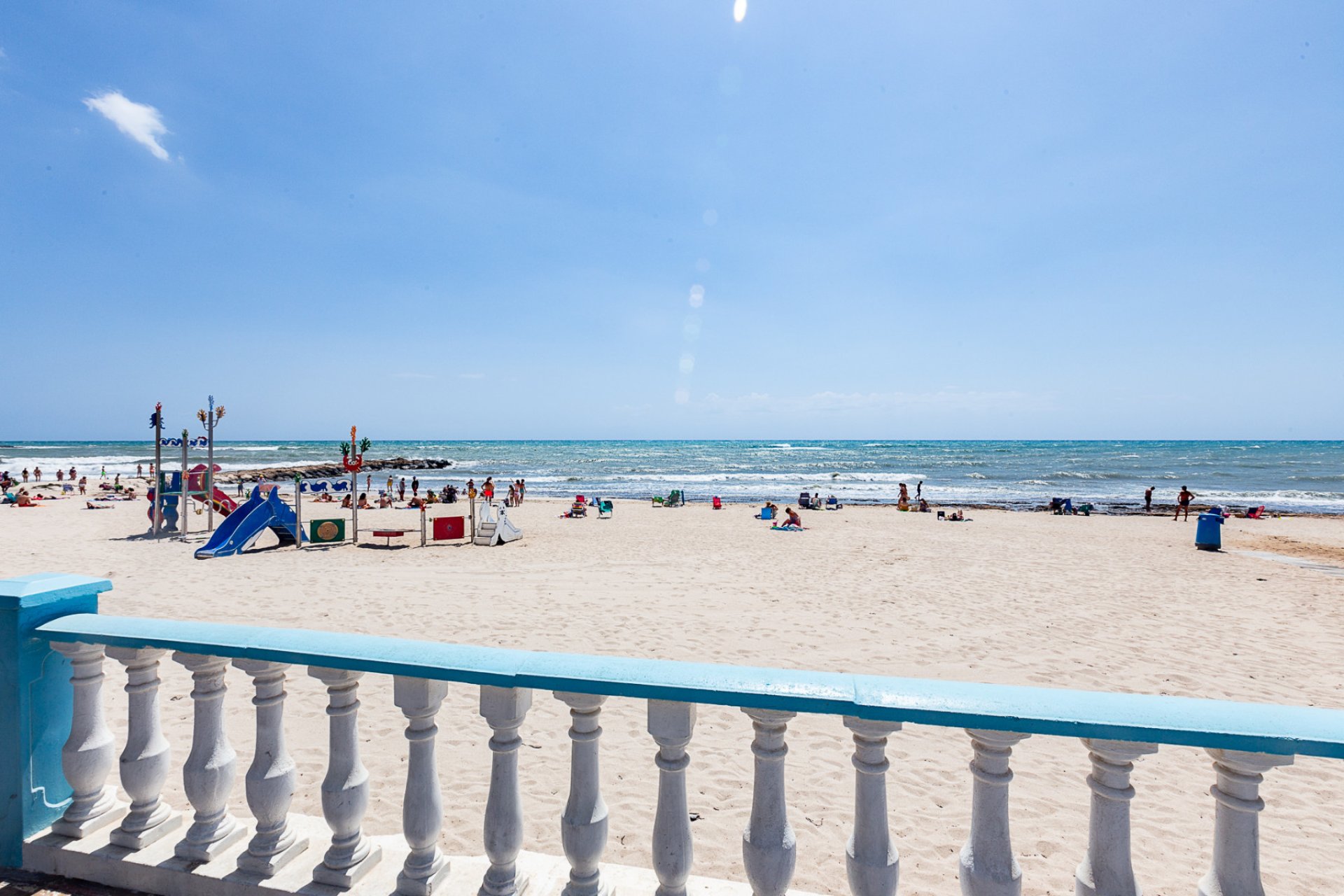 Resale - Apartment -
Torrevieja - Beach