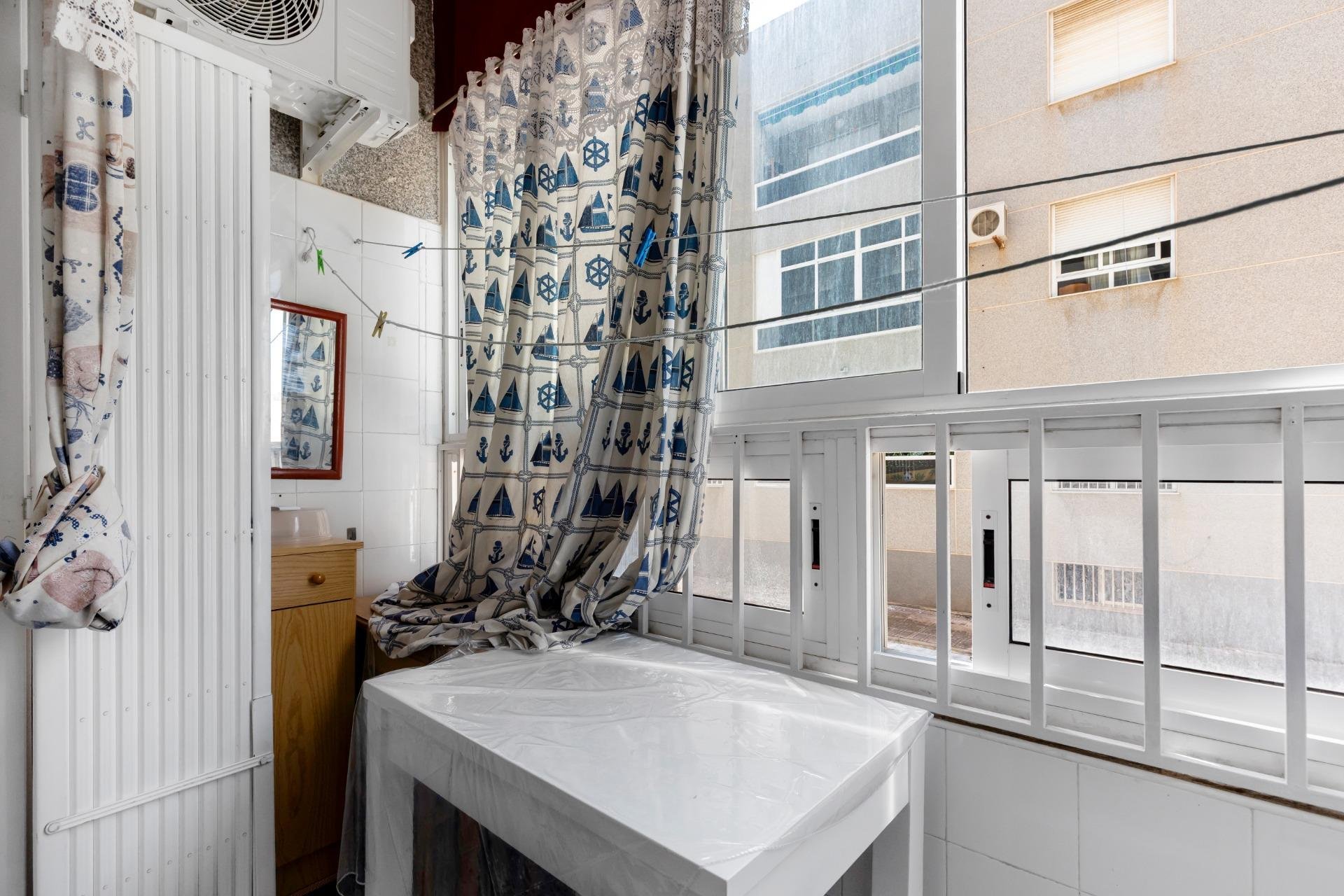 Resale - Apartment -
Torrevieja - Centro - Muelle Pesquero