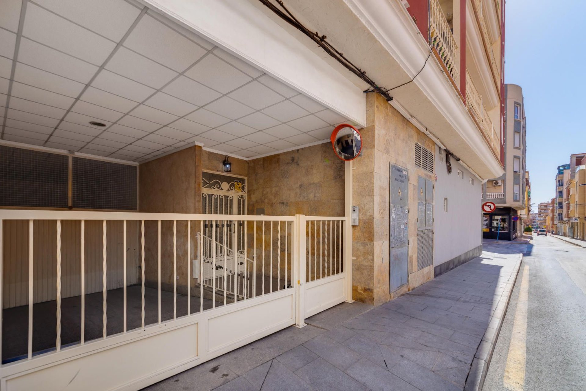 Resale - Apartment -
Torrevieja - Centro - Muelle Pesquero