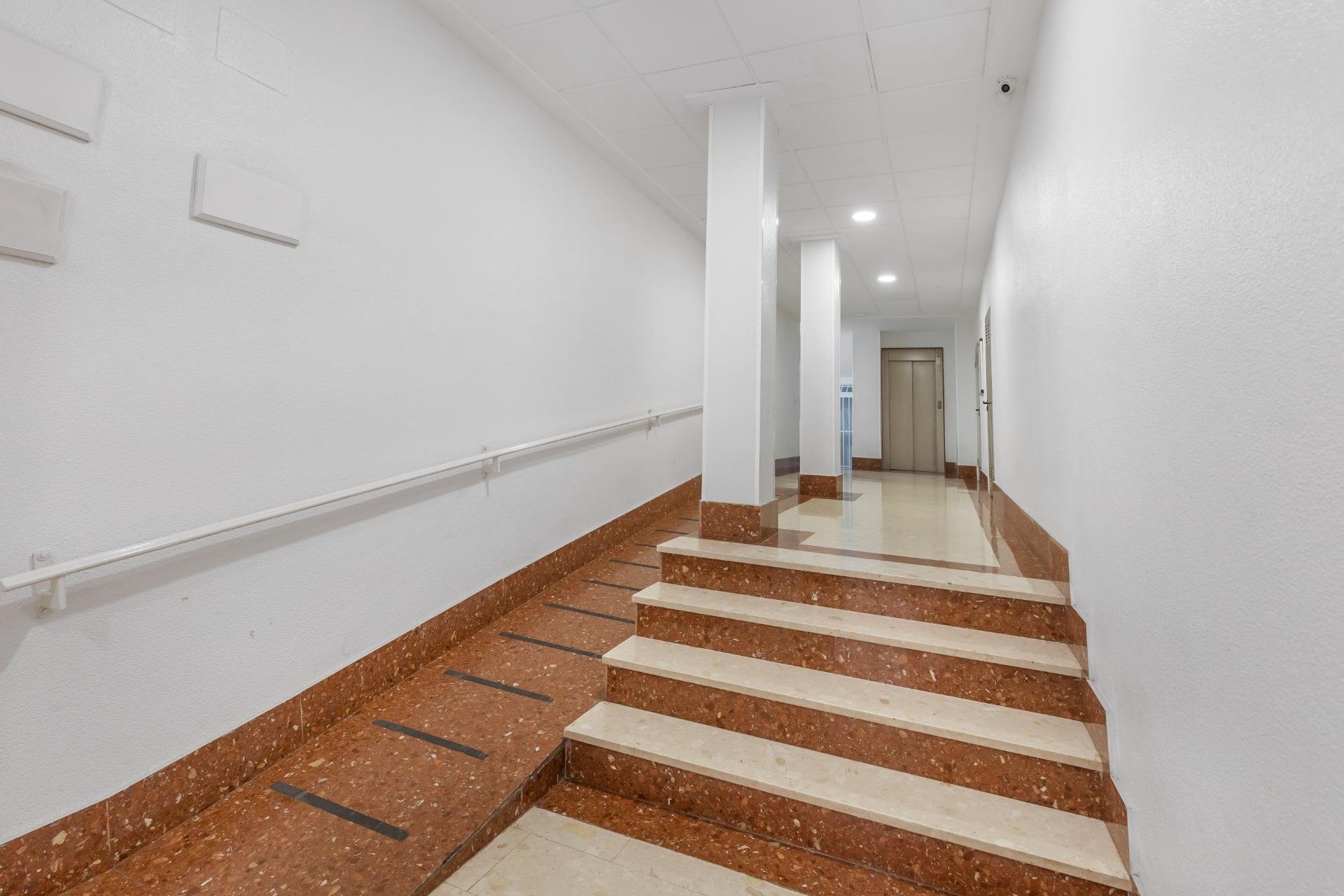 Resale - Apartment -
Torrevieja - Centro - Muelle Pesquero