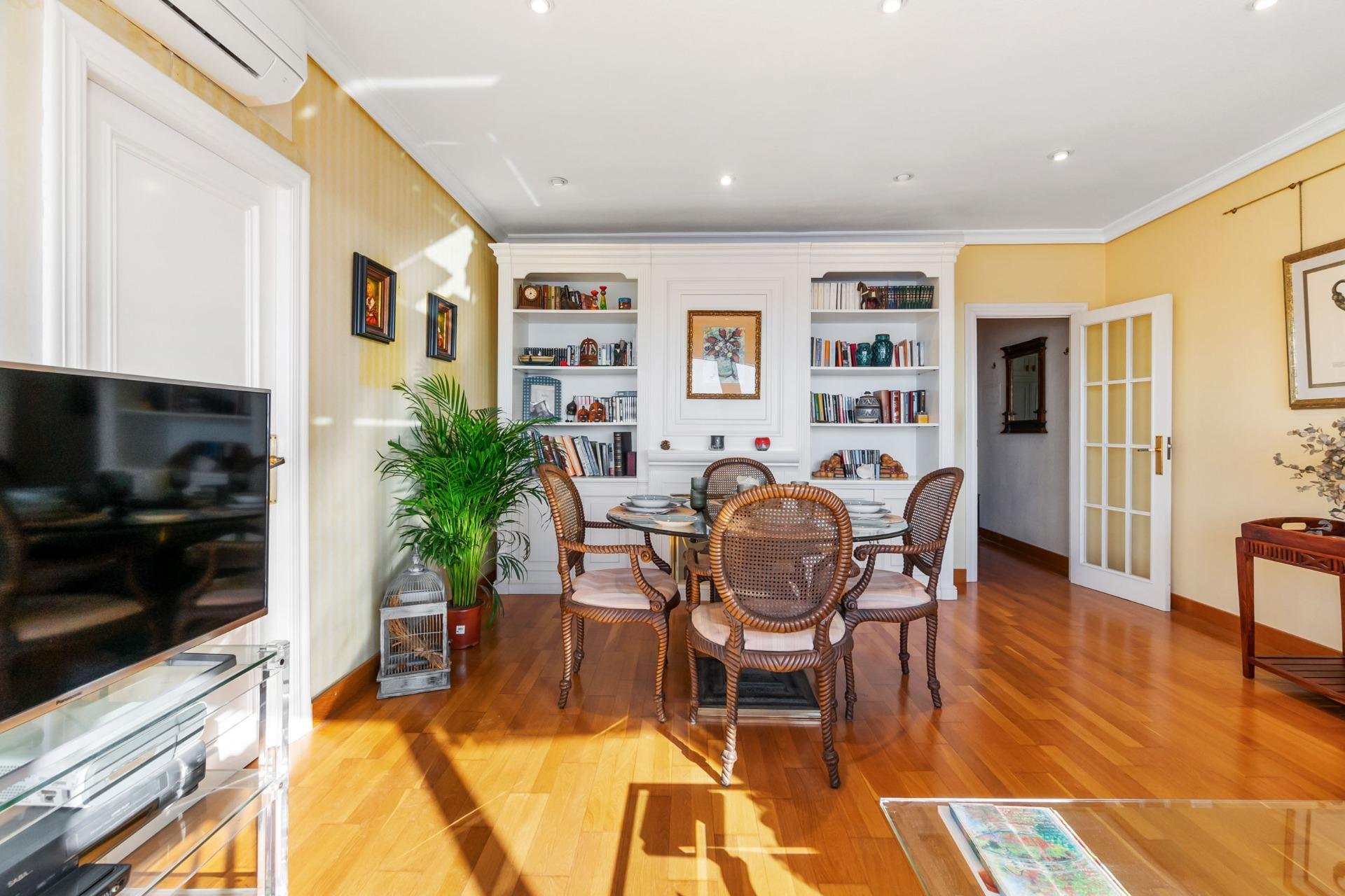 Resale - Apartment -
Torrevieja - Centro - Muelle Pesquero