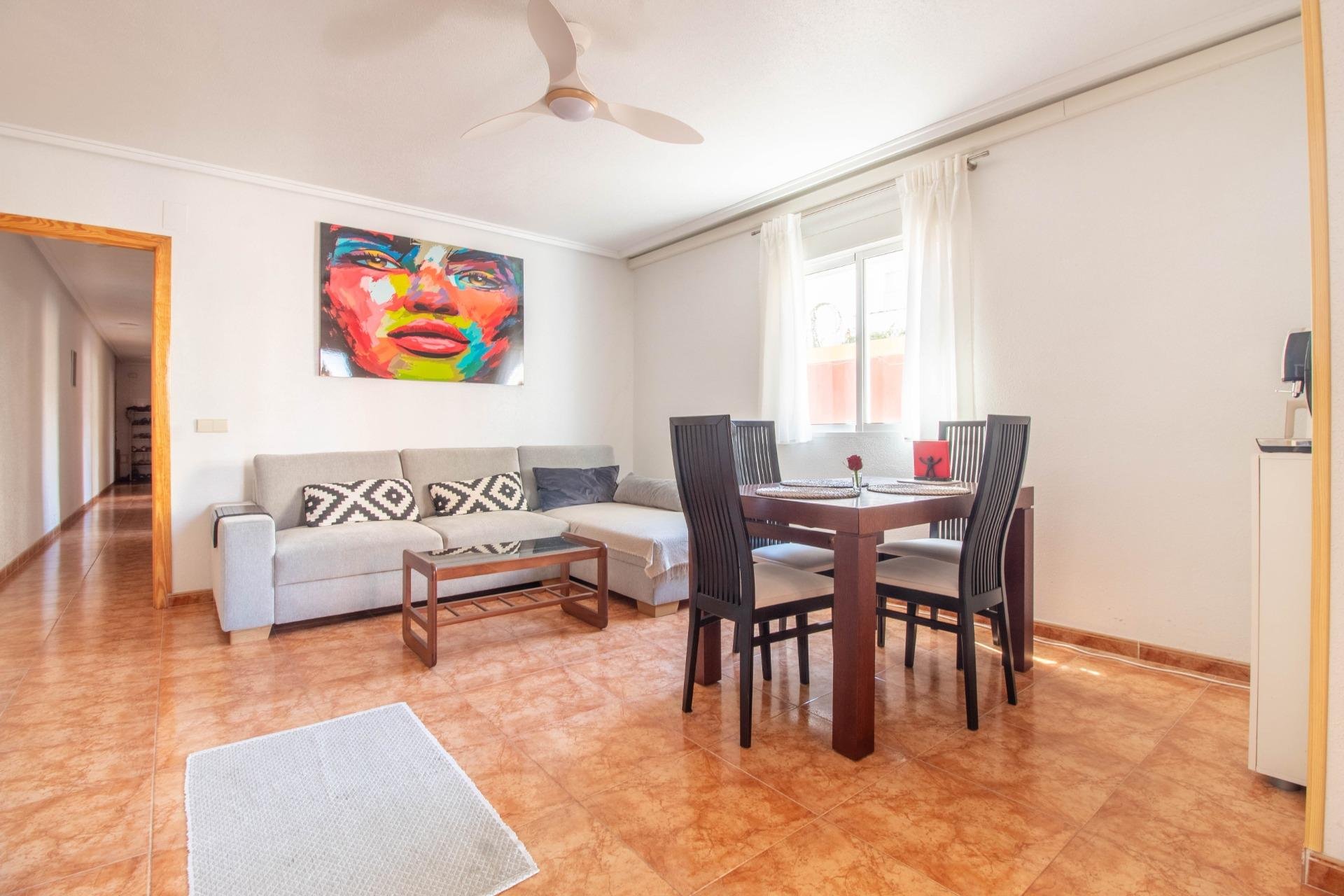 Resale - Apartment -
Torrevieja - Centro