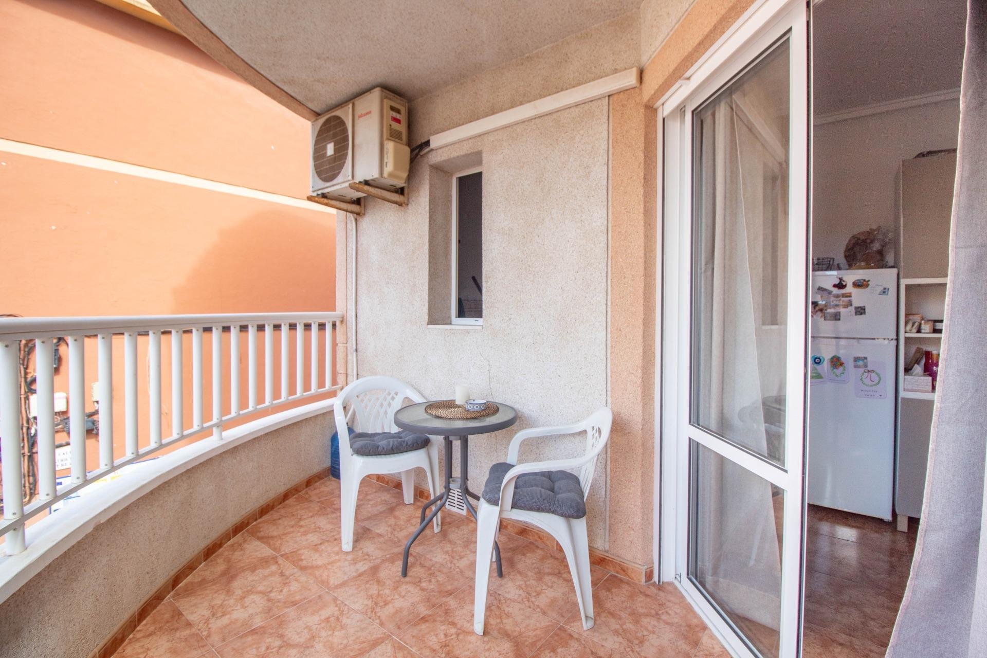 Resale - Apartment -
Torrevieja - Centro