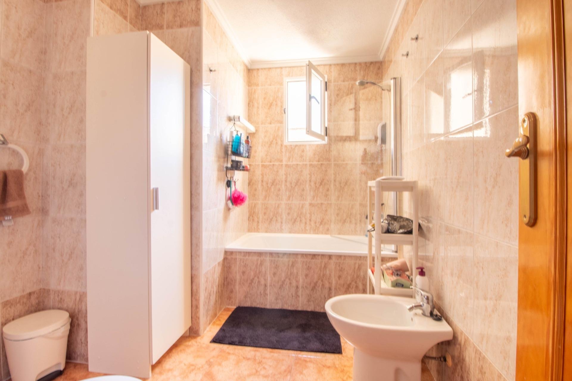 Resale - Apartment -
Torrevieja - Centro