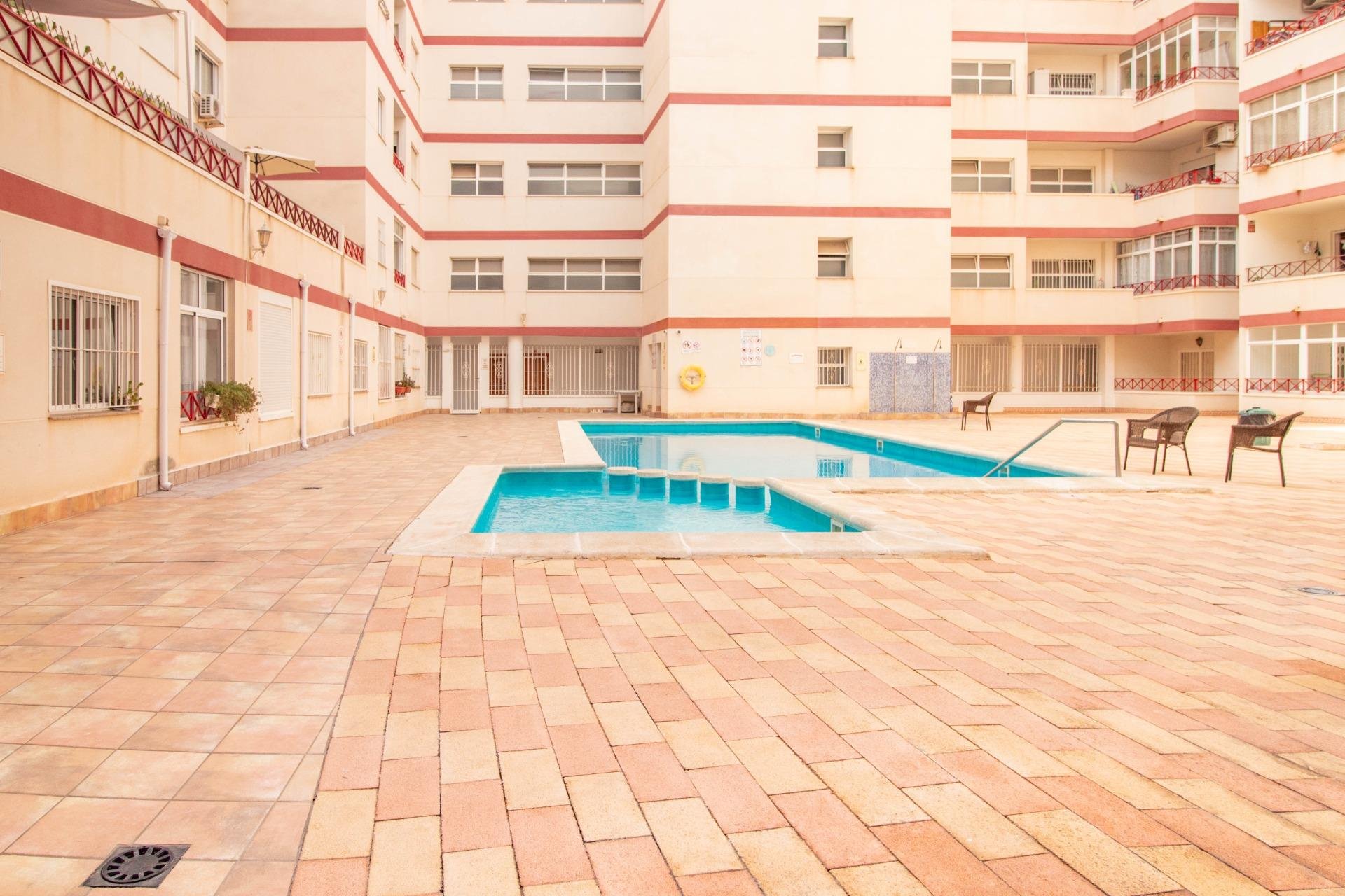 Resale - Apartment -
Torrevieja - Centro
