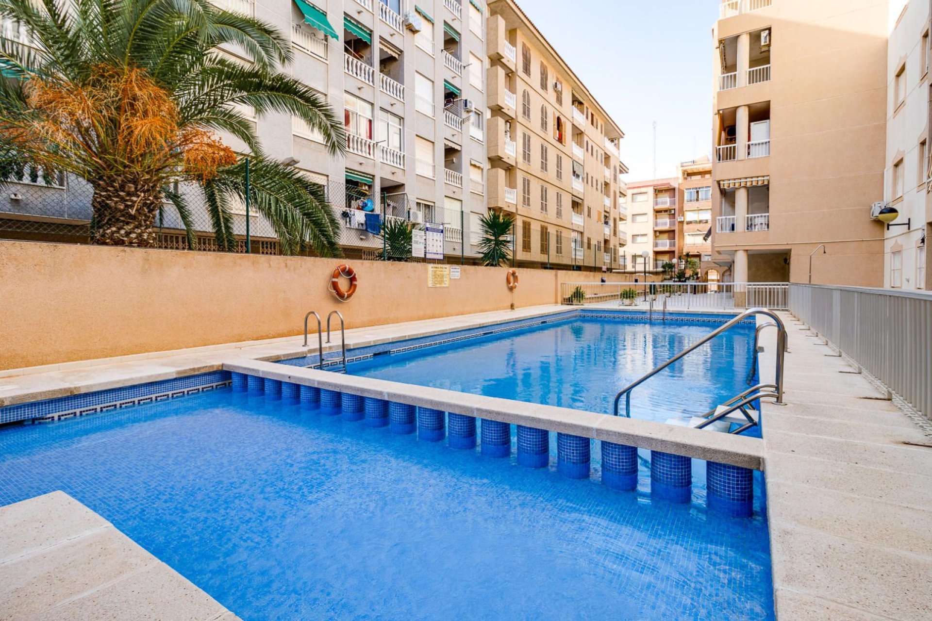Resale - Apartment -
Torrevieja - El Acequión - Los Náufragos