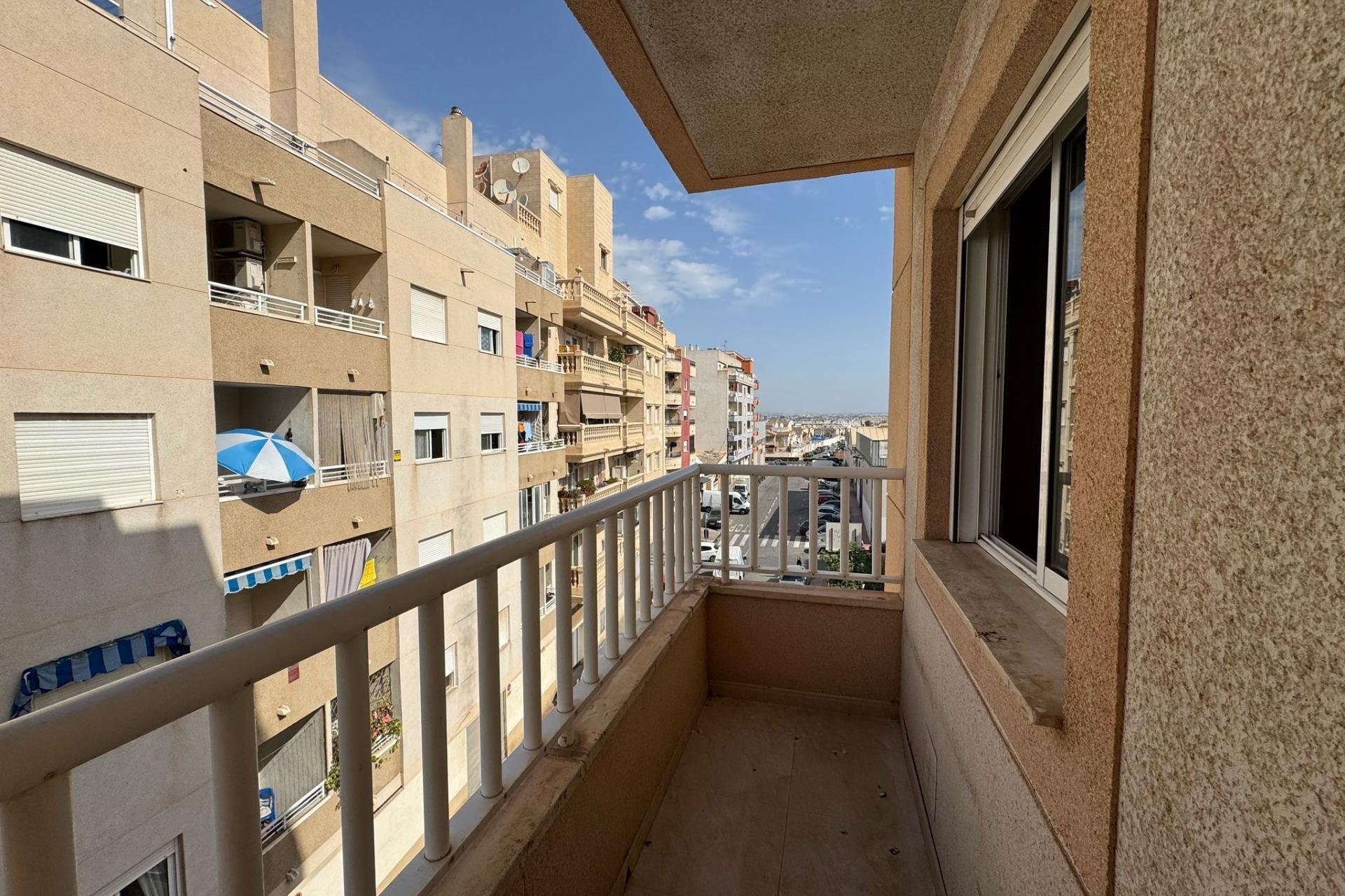 Resale - Apartment -
Torrevieja - El molino