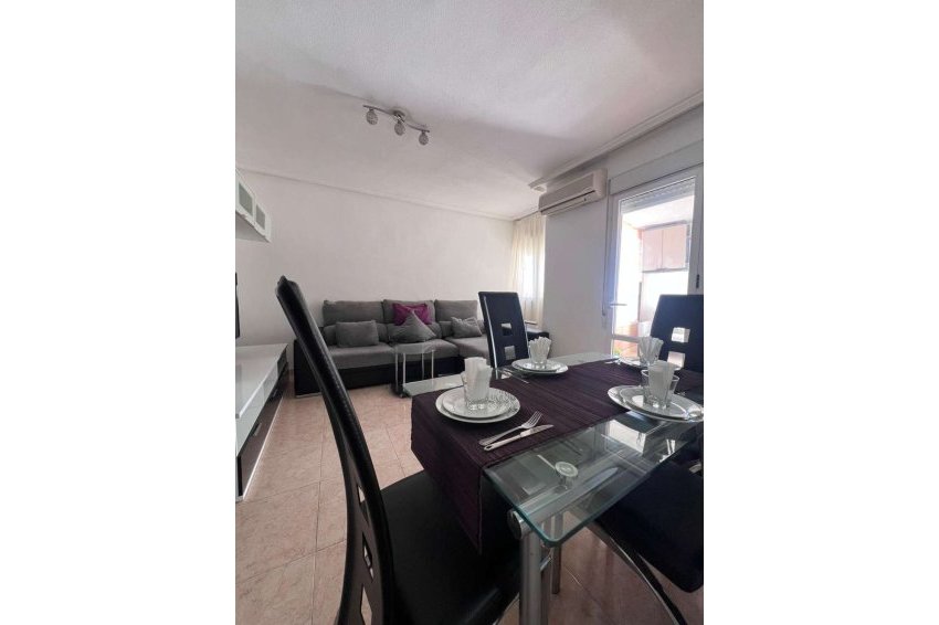 Resale - Apartment -
Torrevieja - El molino