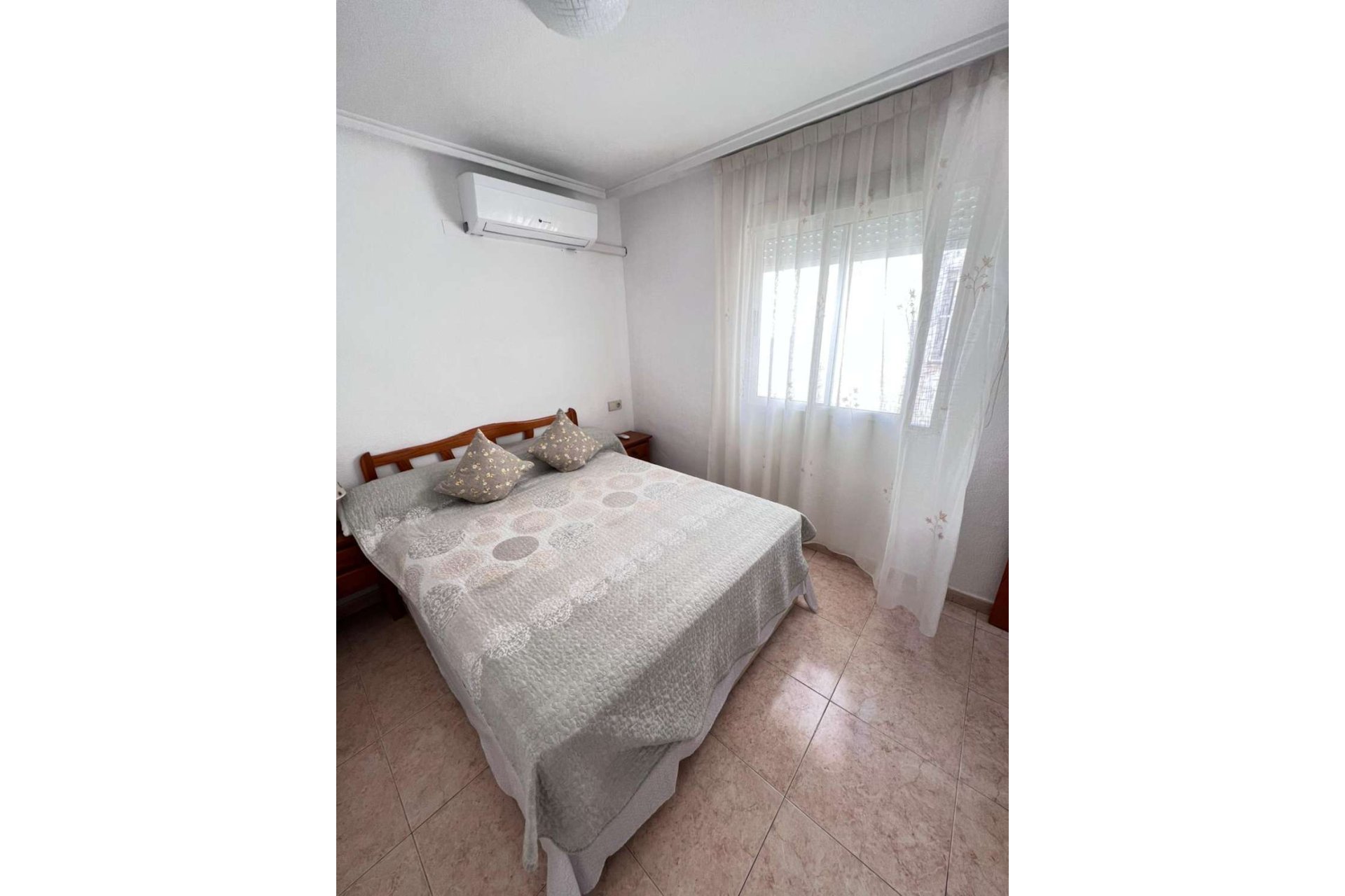 Resale - Apartment -
Torrevieja - El molino