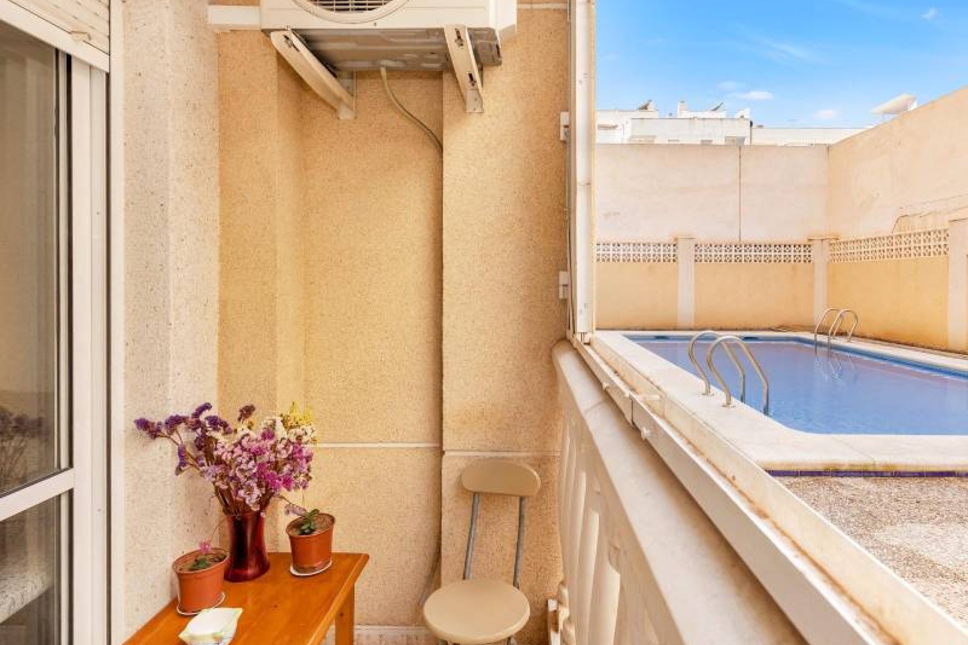 Resale - Apartment -
Torrevieja - El molino