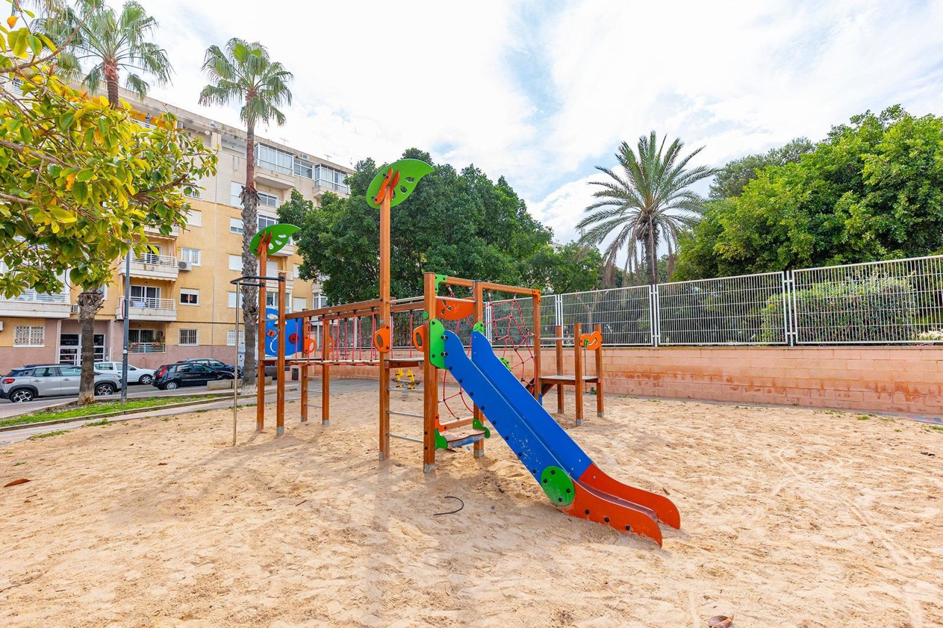 Resale - Apartment -
Torrevieja - Estacion de autobuses