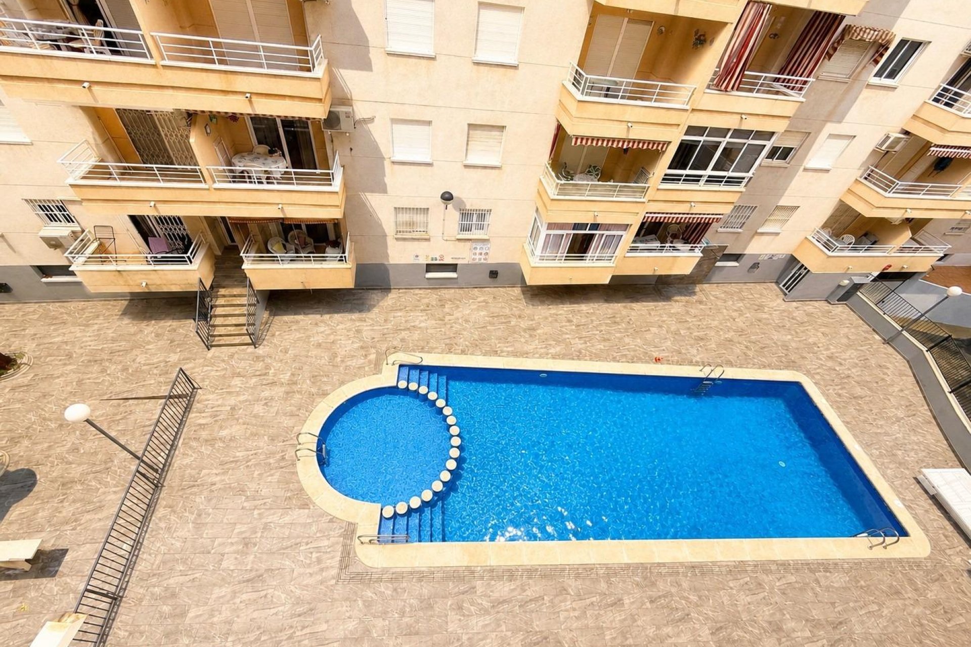 Resale - Apartment -
Torrevieja - Estacion de autobuses
