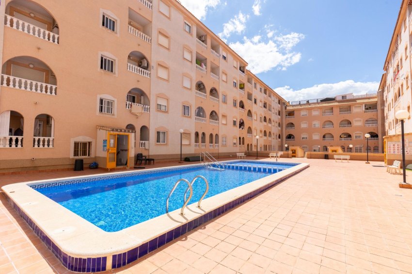 Resale - Apartment -
Torrevieja - Estacion de autobuses