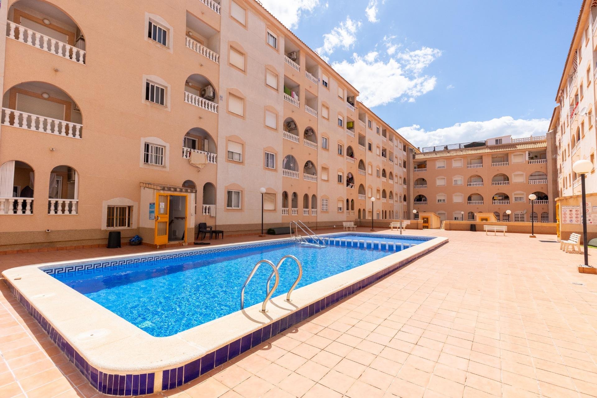 Resale - Apartment -
Torrevieja - Estacion de autobuses
