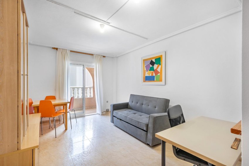 Resale - Apartment -
Torrevieja - Estacion de autobuses