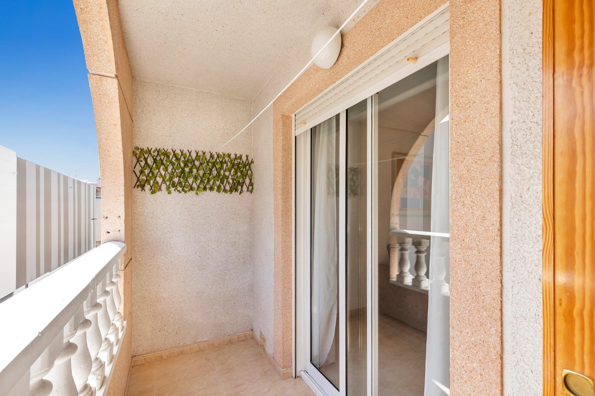 Resale - Apartment -
Torrevieja - Estacion de autobuses