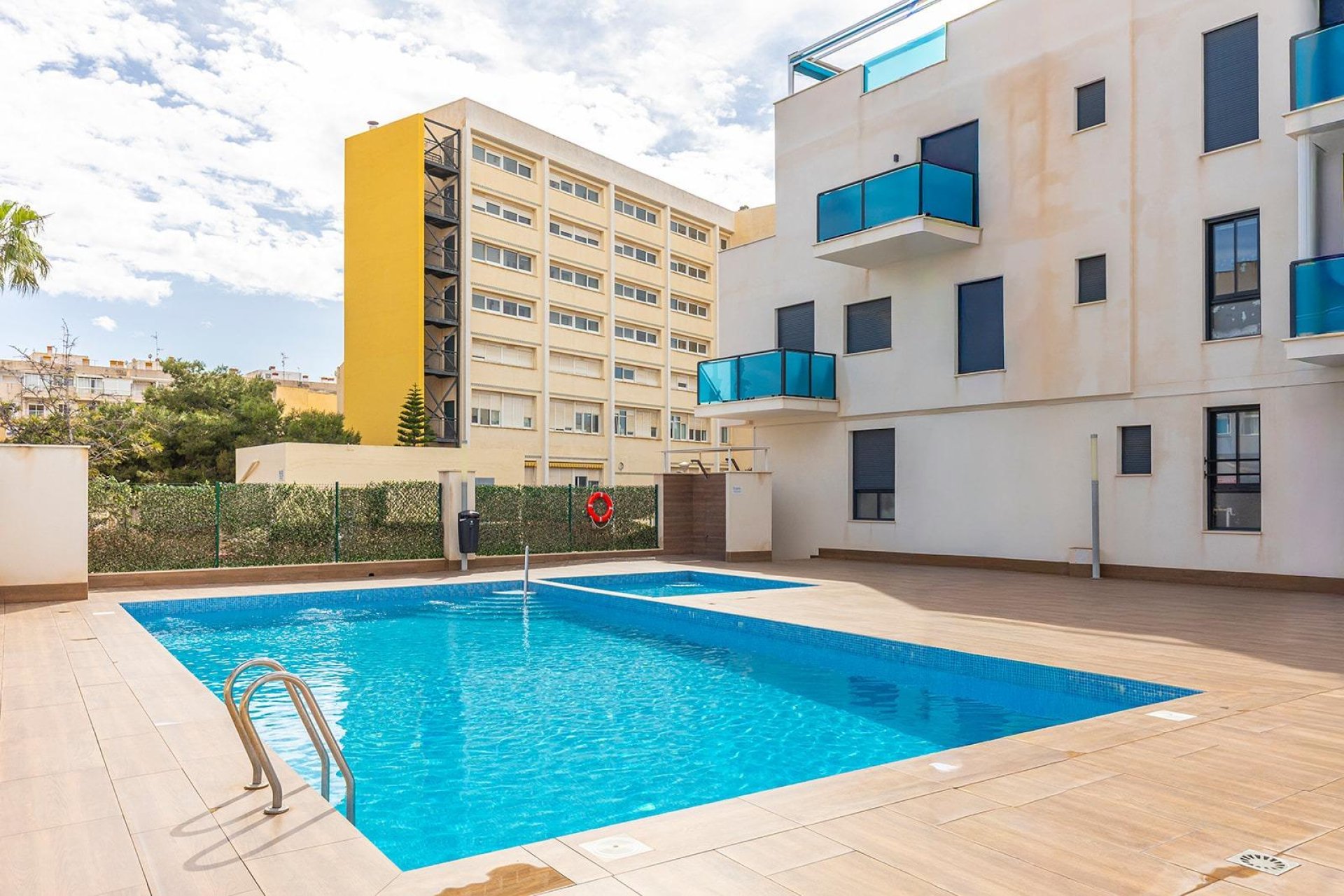 Resale - Apartment -
Torrevieja - Estacion de autobuses