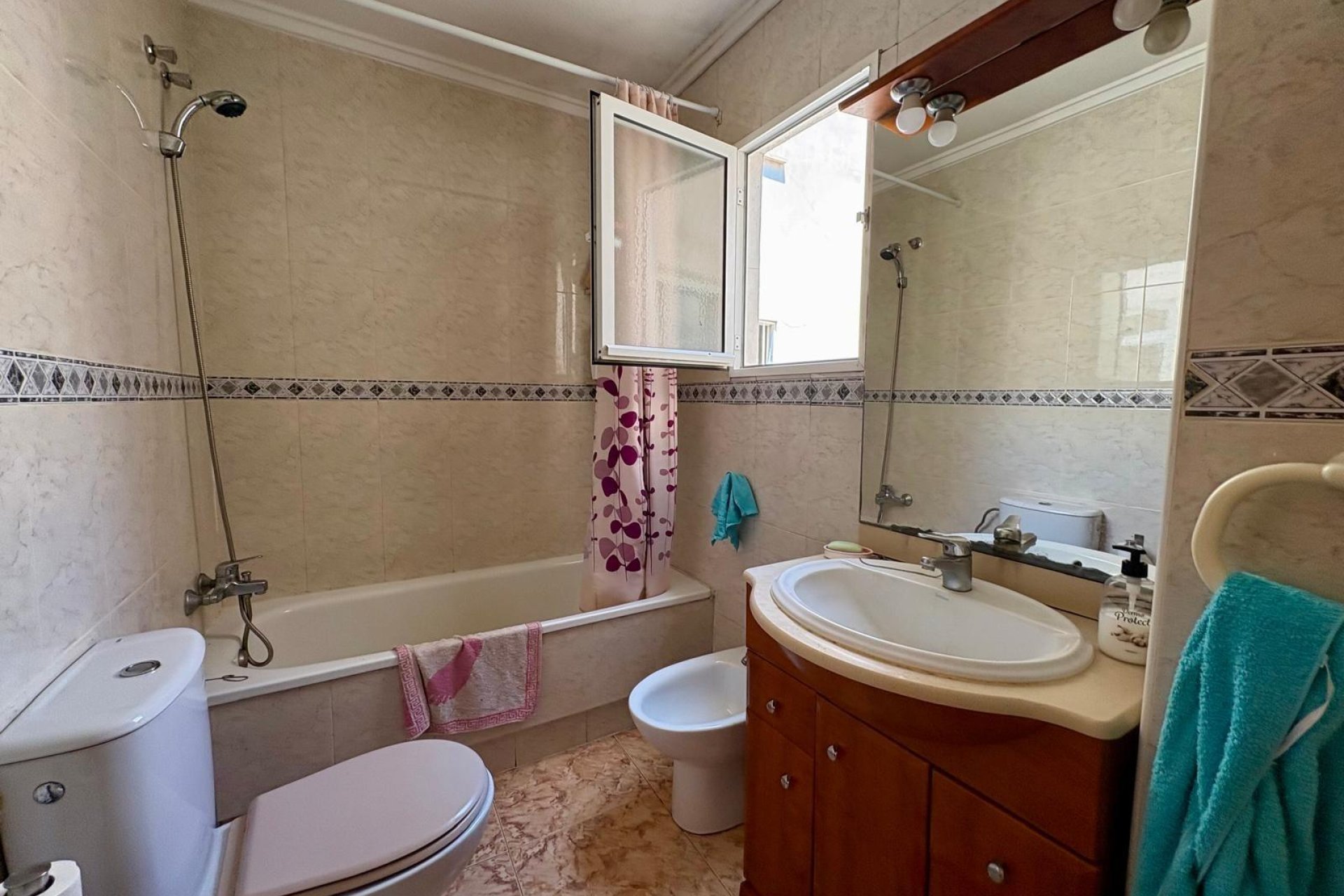 Resale - Apartment -
Torrevieja - Estacion de autobuses