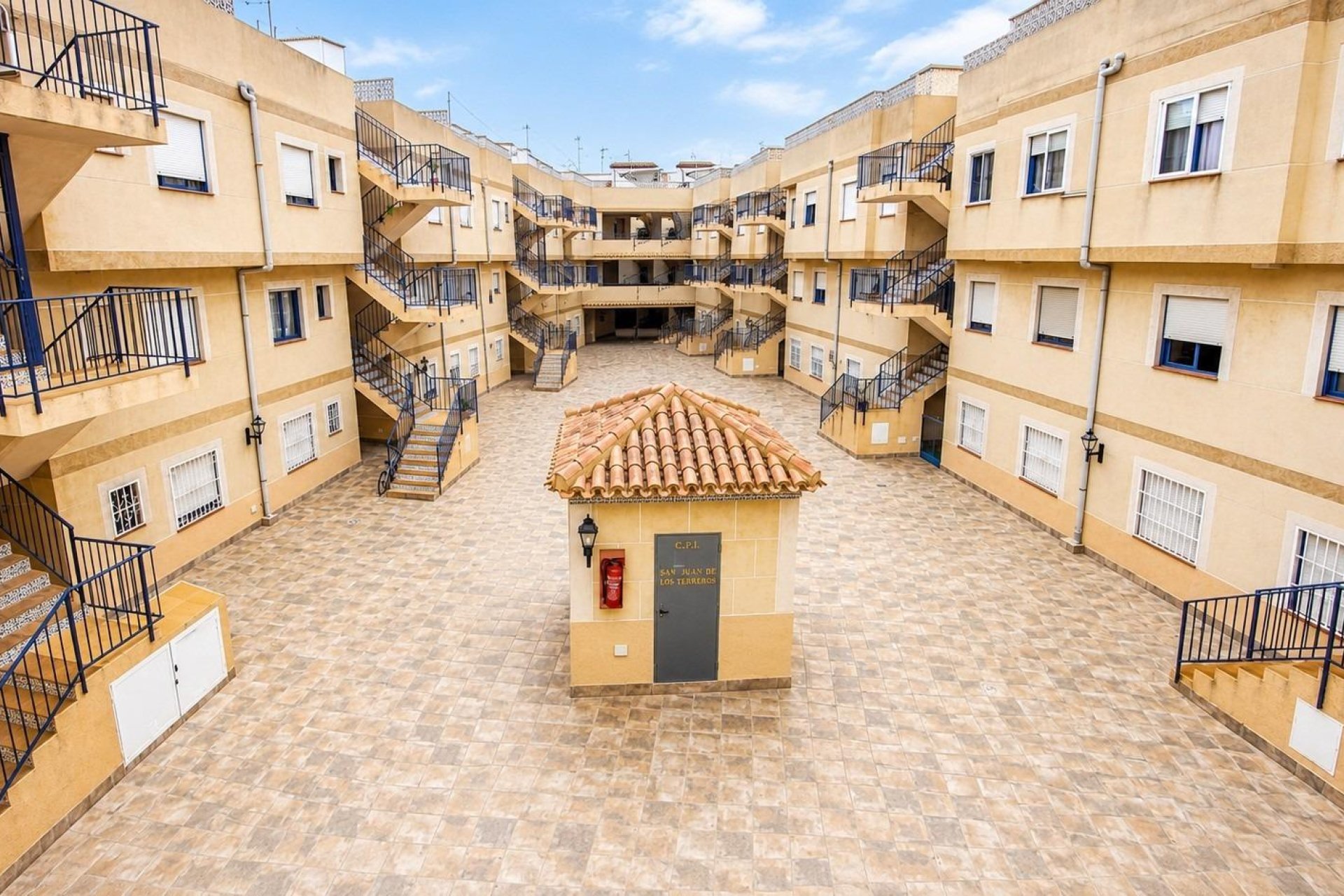 Resale - Apartment -
Torrevieja - Estacion de autobuses