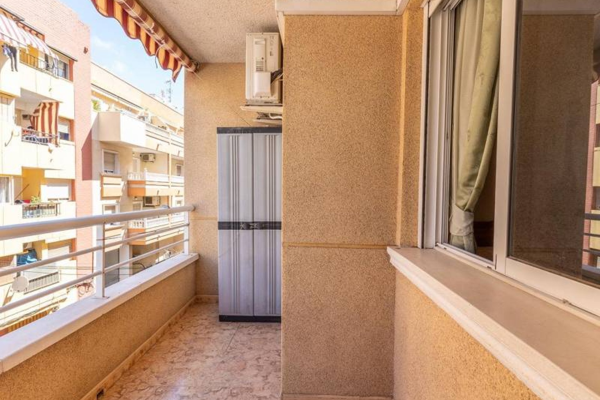 Resale - Apartment -
Torrevieja - Estacion de autobuses