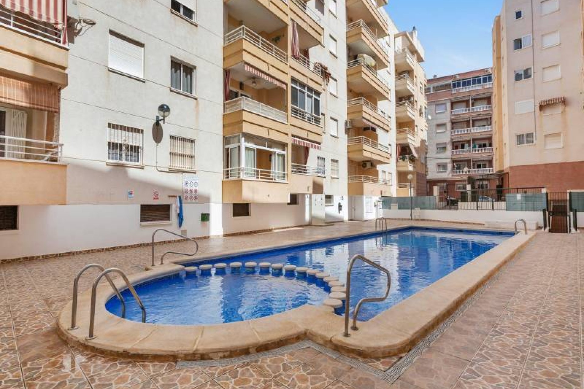 Resale - Apartment -
Torrevieja - Estacion de autobuses