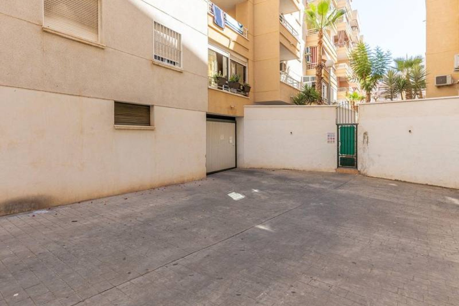 Resale - Apartment -
Torrevieja - Estacion de autobuses