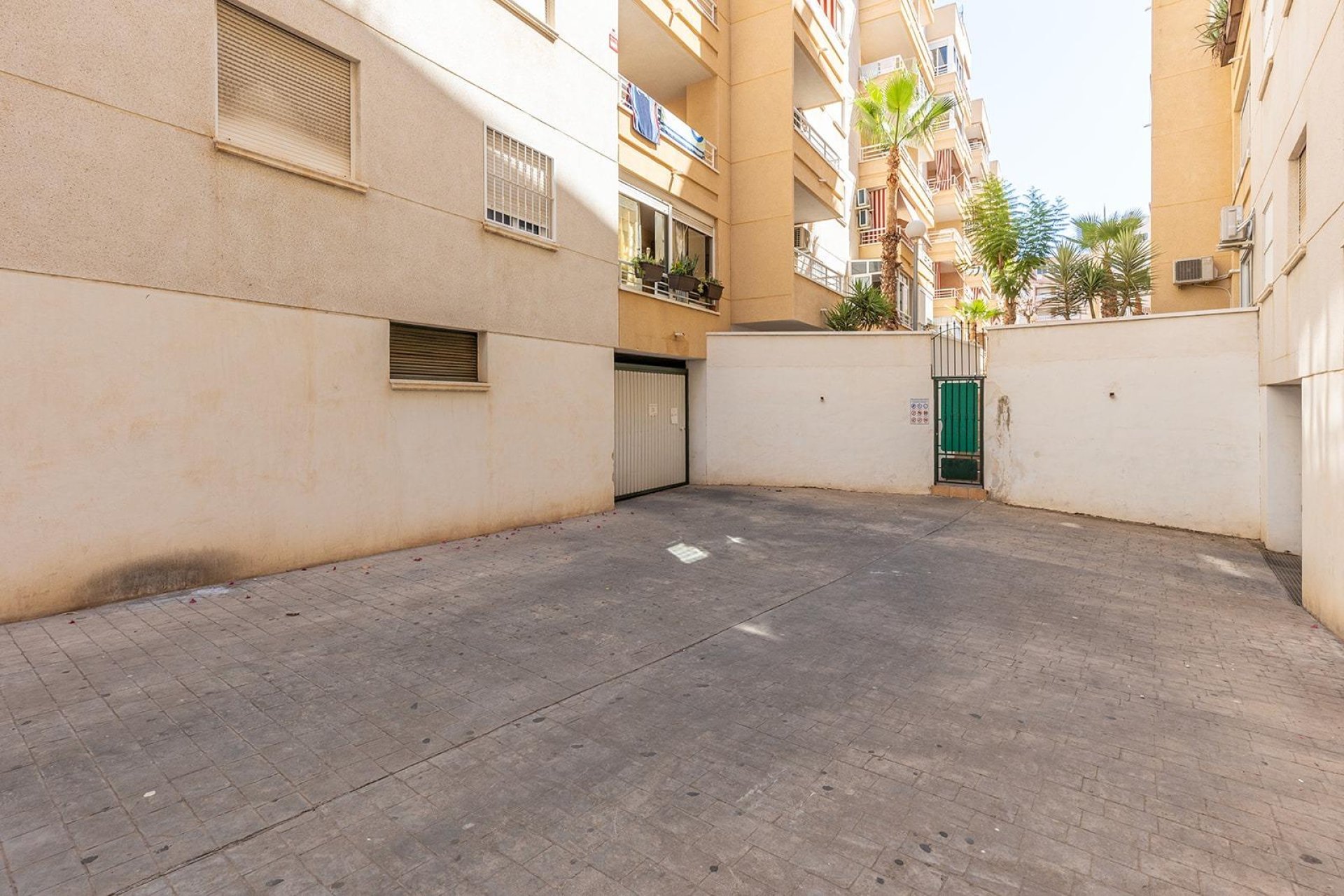 Resale - Apartment -
Torrevieja - Estacion de autobuses