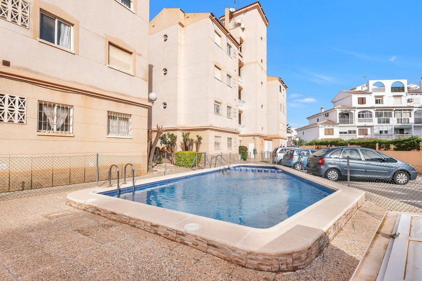 Resale - Apartment -
Torrevieja - Estacion de autobuses