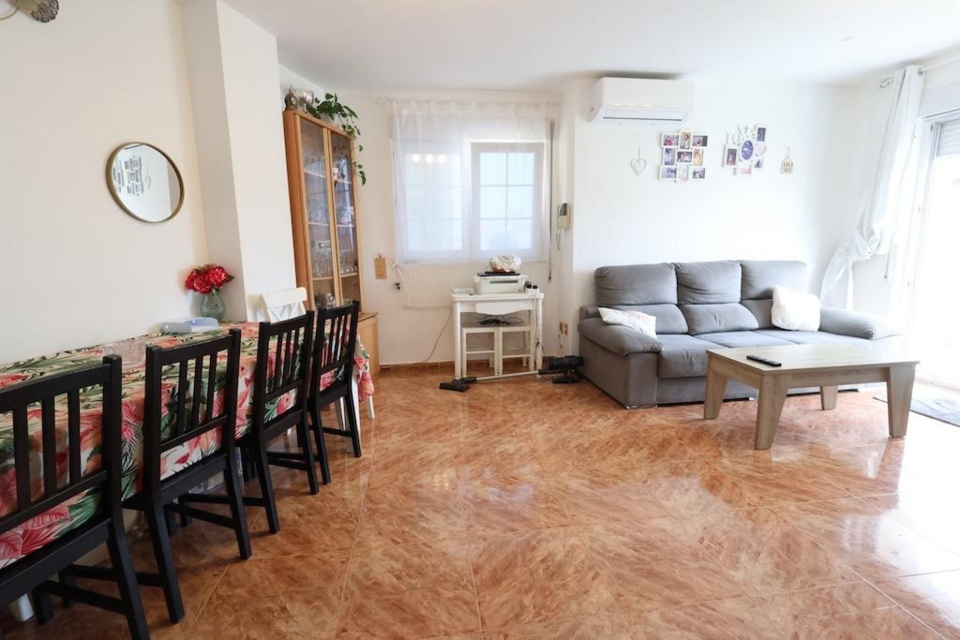 Resale - Apartment -
Torrevieja - Habaneras