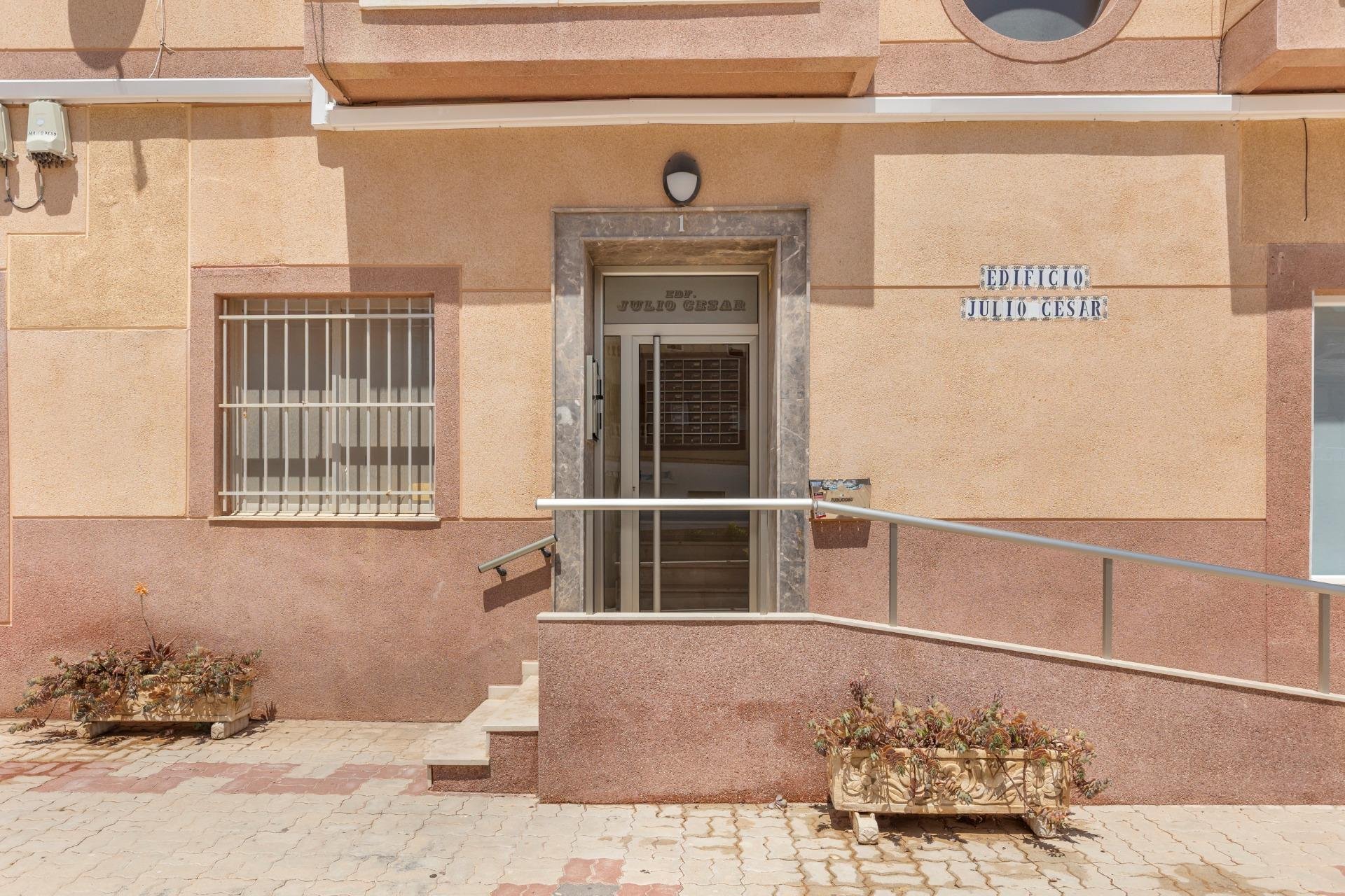Resale - Apartment -
Torrevieja - La Mata