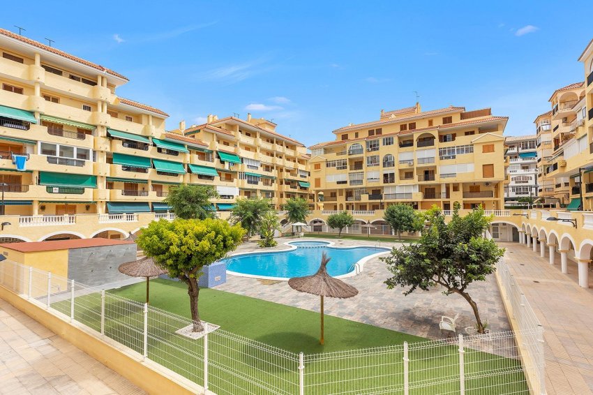 Resale - Apartment -
Torrevieja - La Mata