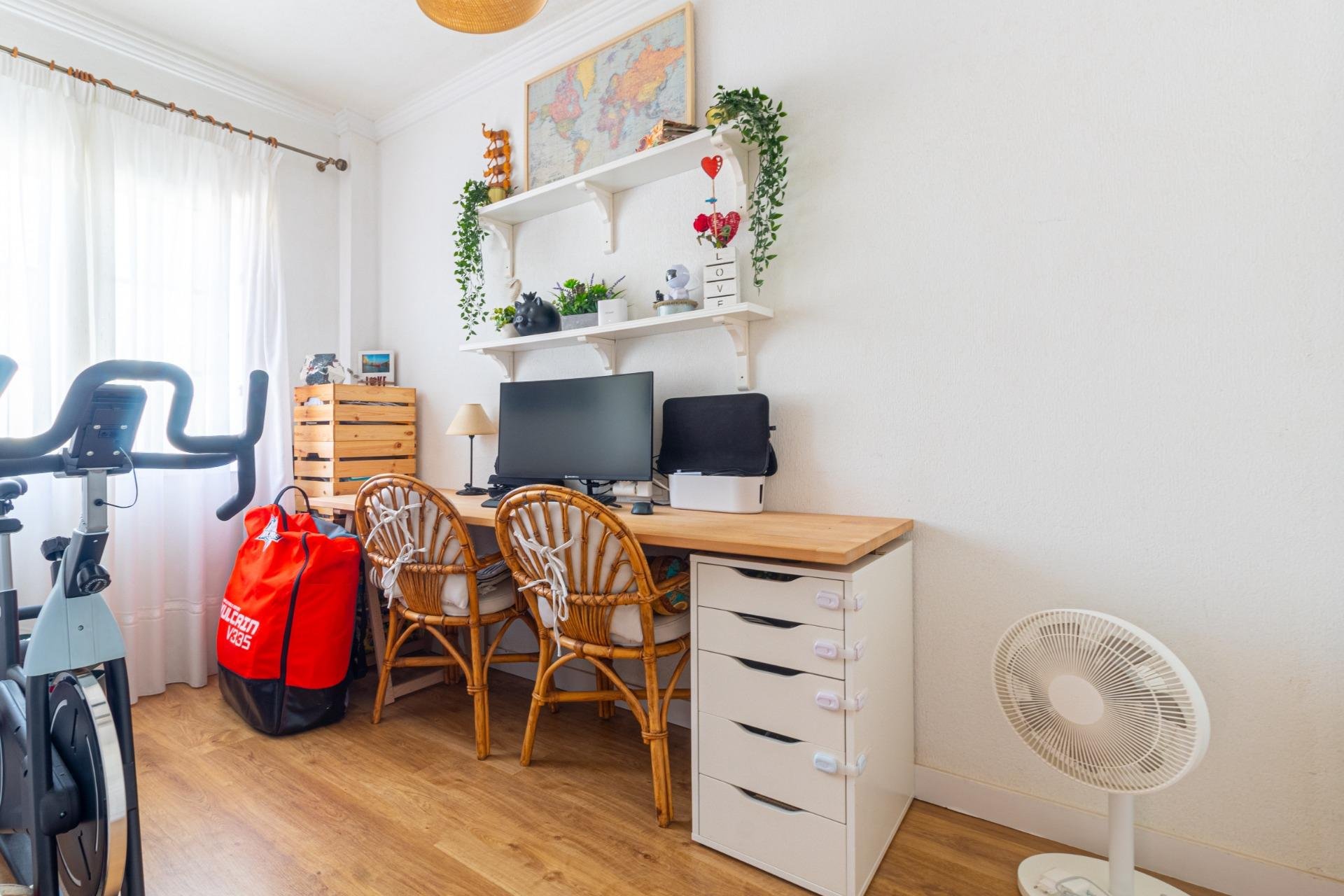 Resale - Apartment -
Torrevieja - La veleta