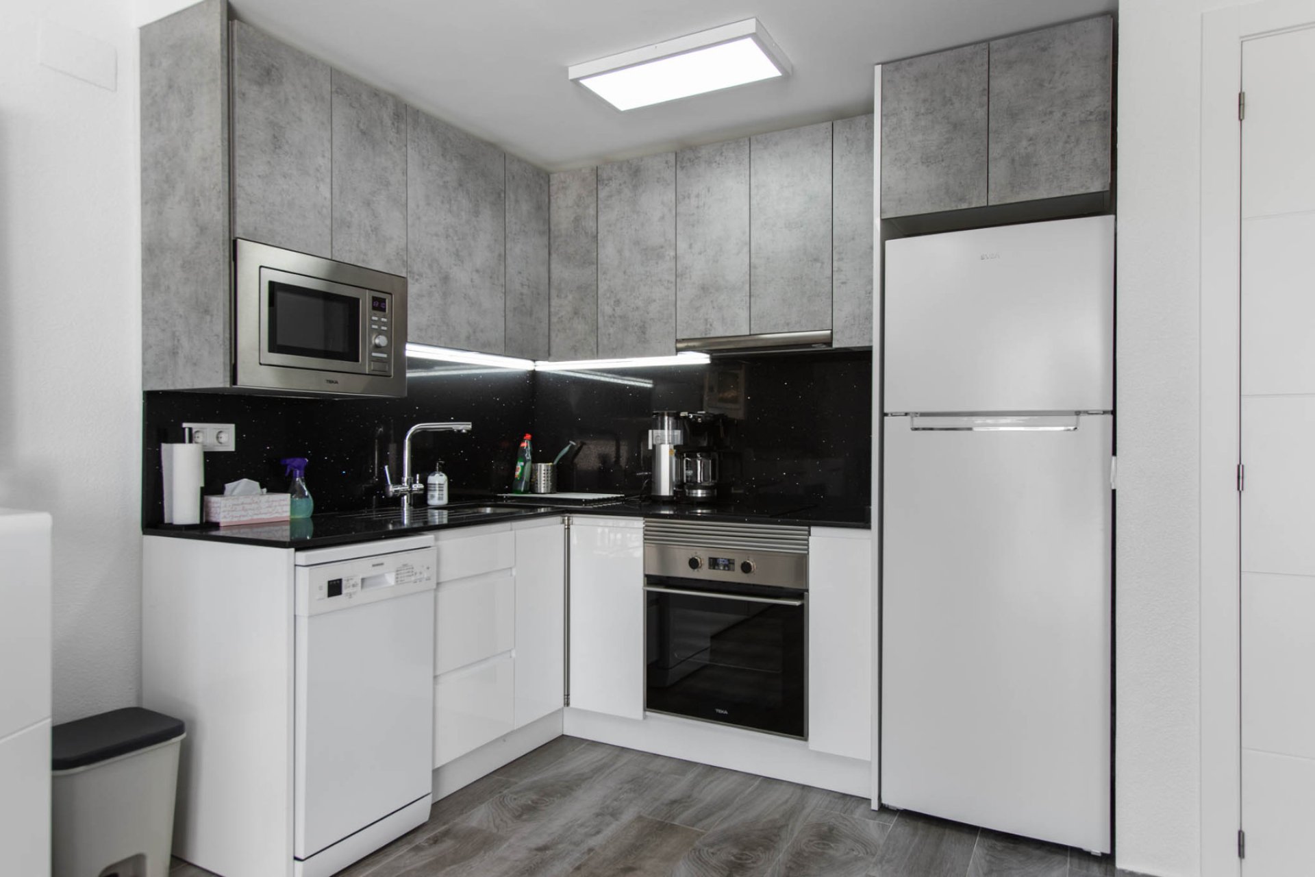 Resale - Apartment -
Torrevieja - Lago jardin