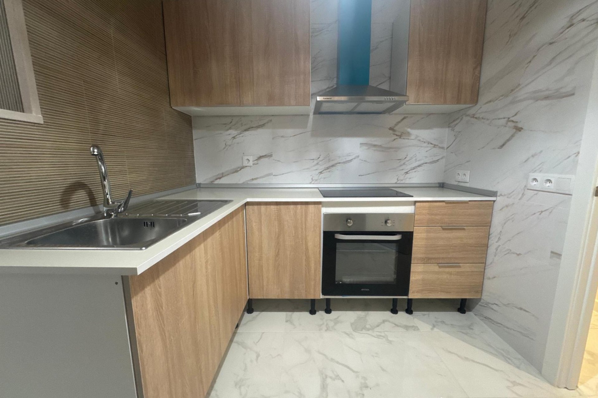 Resale - Apartment -
Torrevieja - Muelle Pesquero