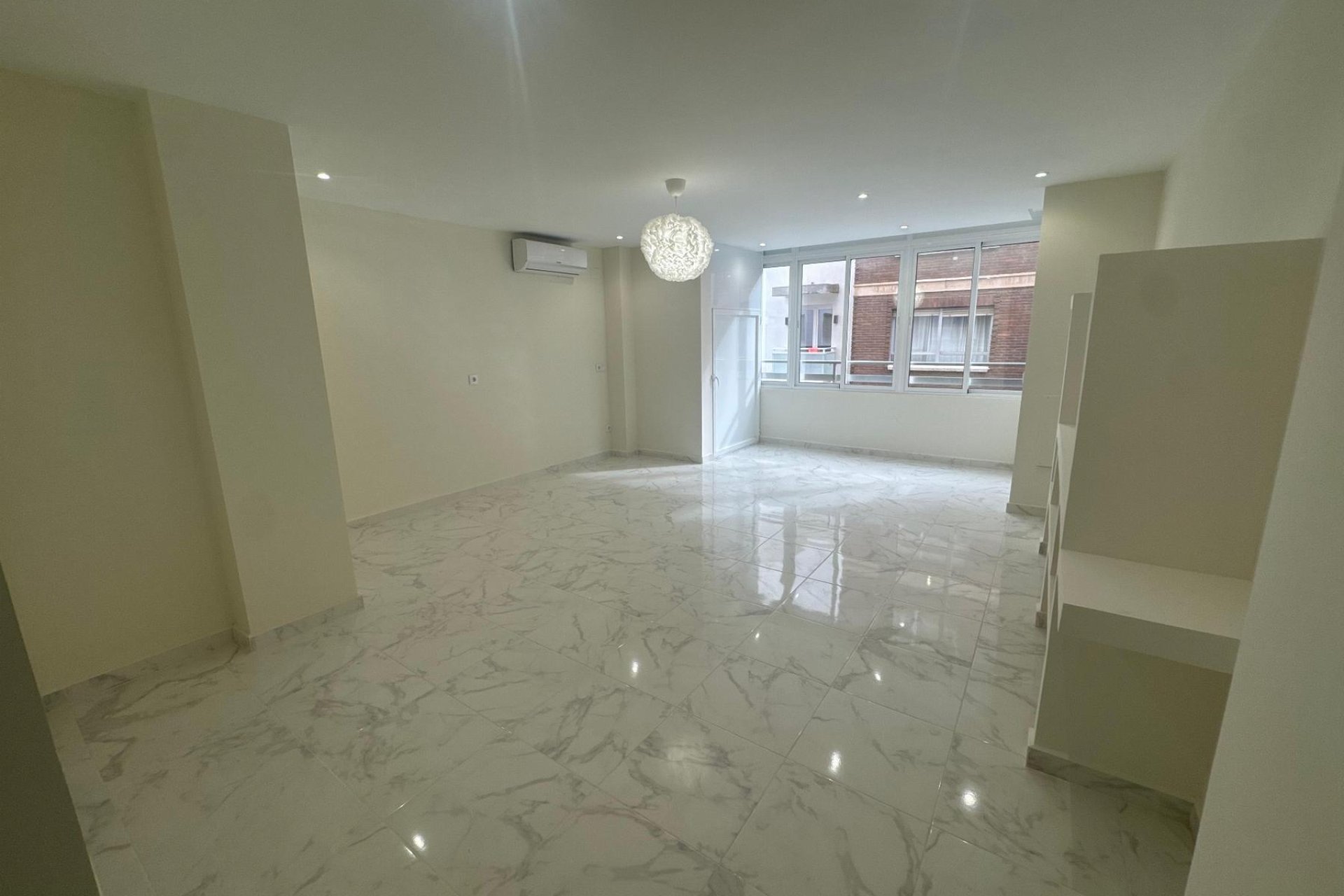 Resale - Apartment -
Torrevieja - Muelle Pesquero