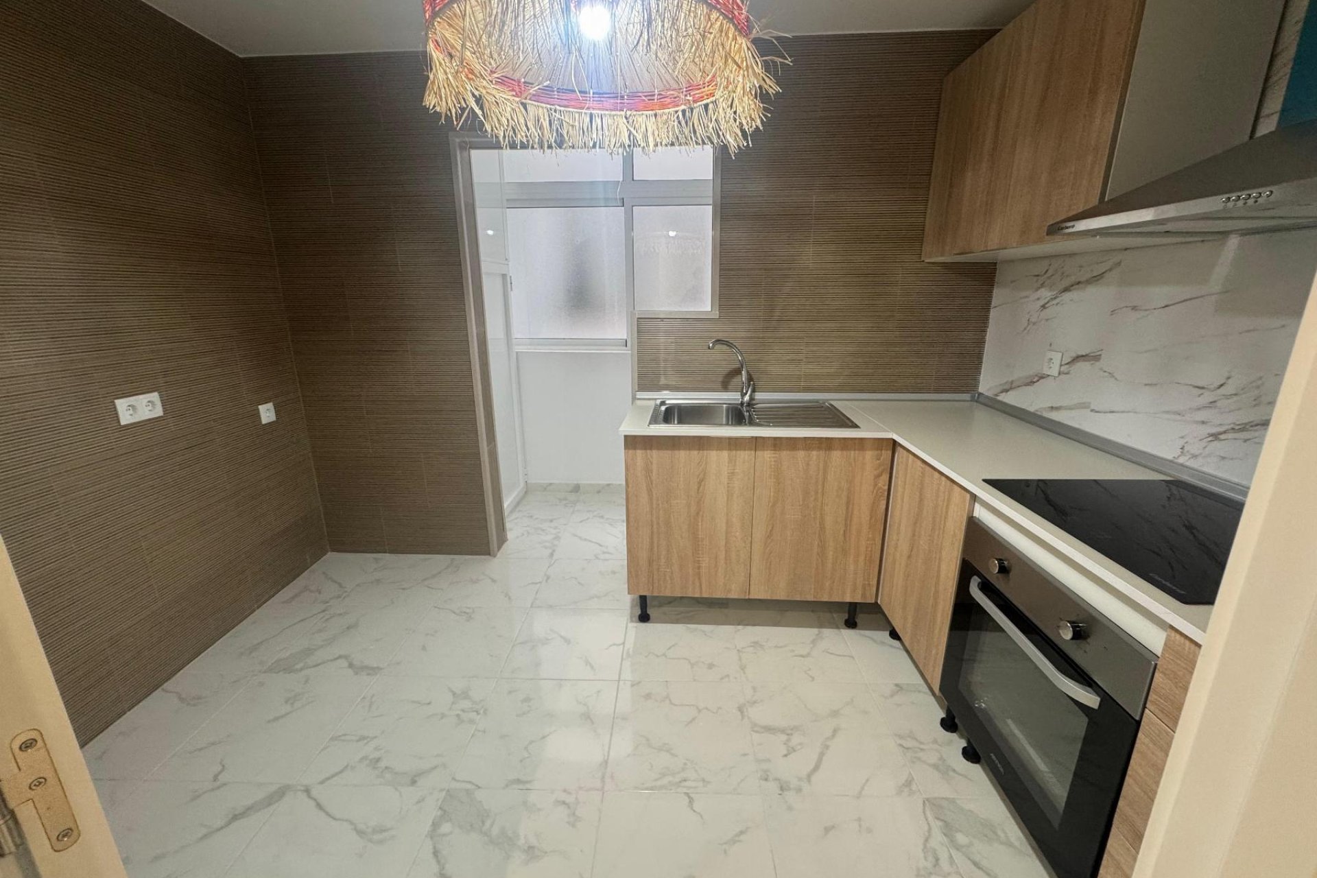 Resale - Apartment -
Torrevieja - Muelle Pesquero