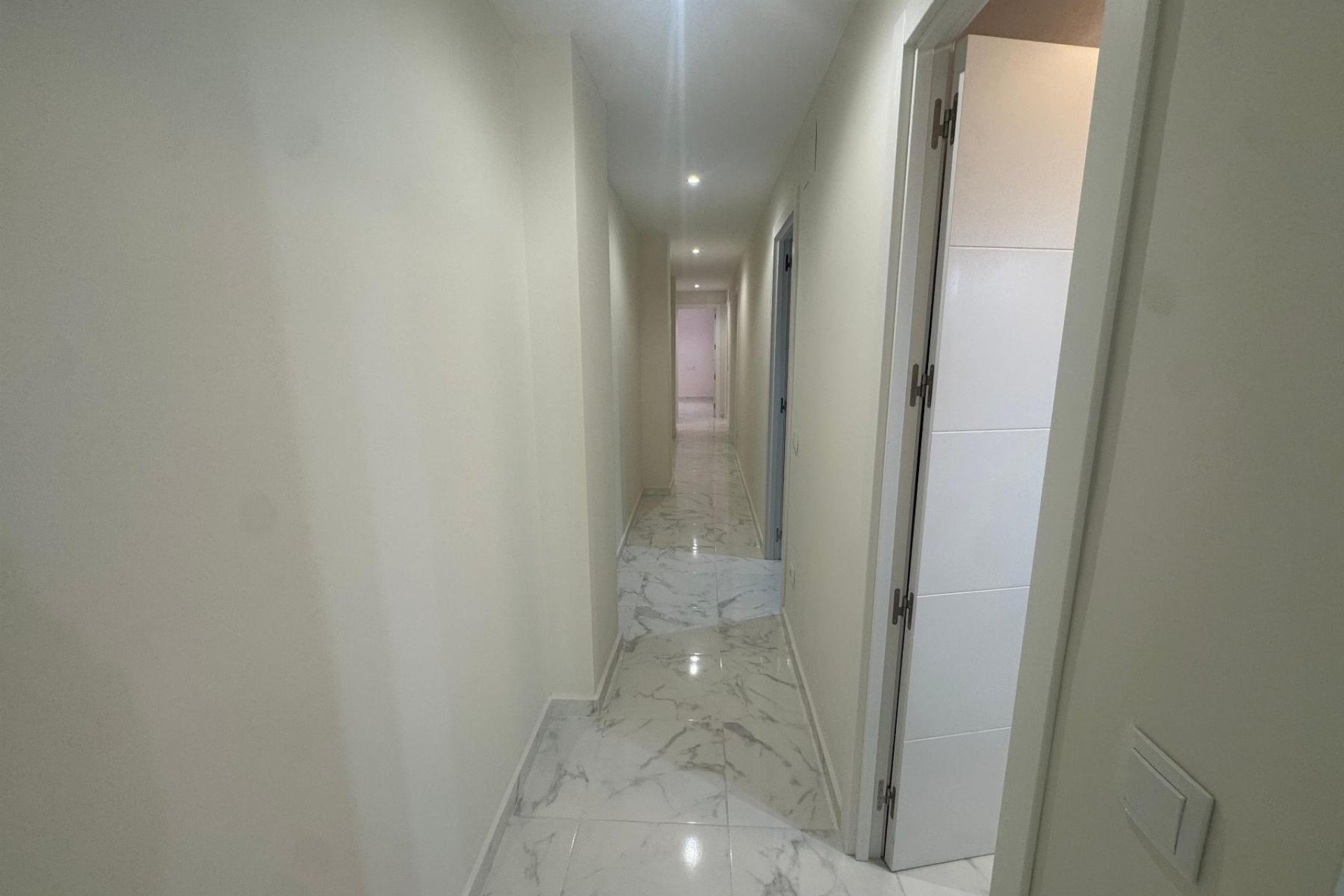Resale - Apartment -
Torrevieja - Muelle Pesquero