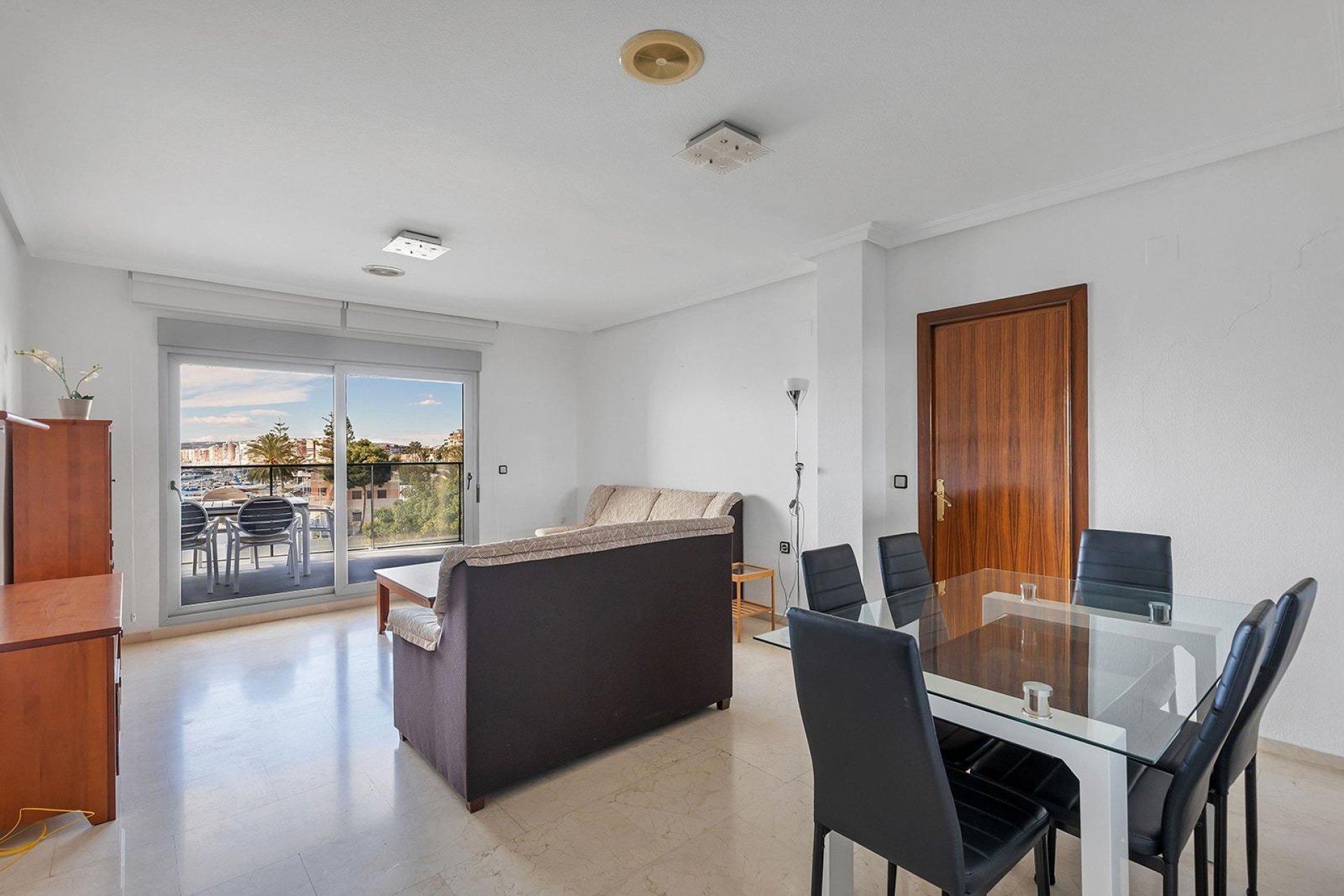 Resale - Apartment -
Torrevieja - Paseo maritimo
