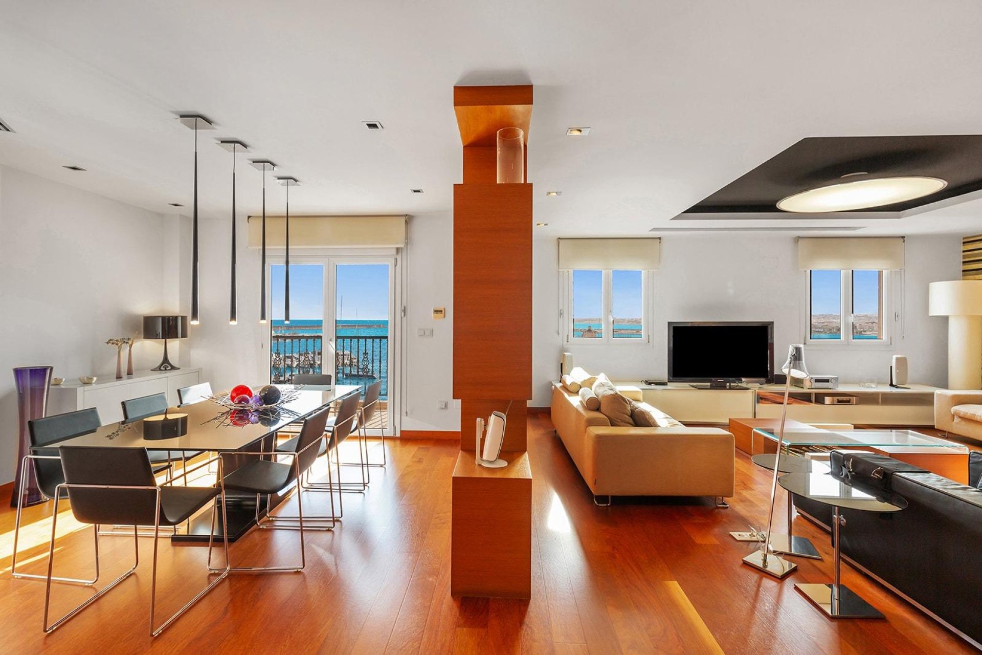 Resale - Apartment -
Torrevieja - Paseo maritimo