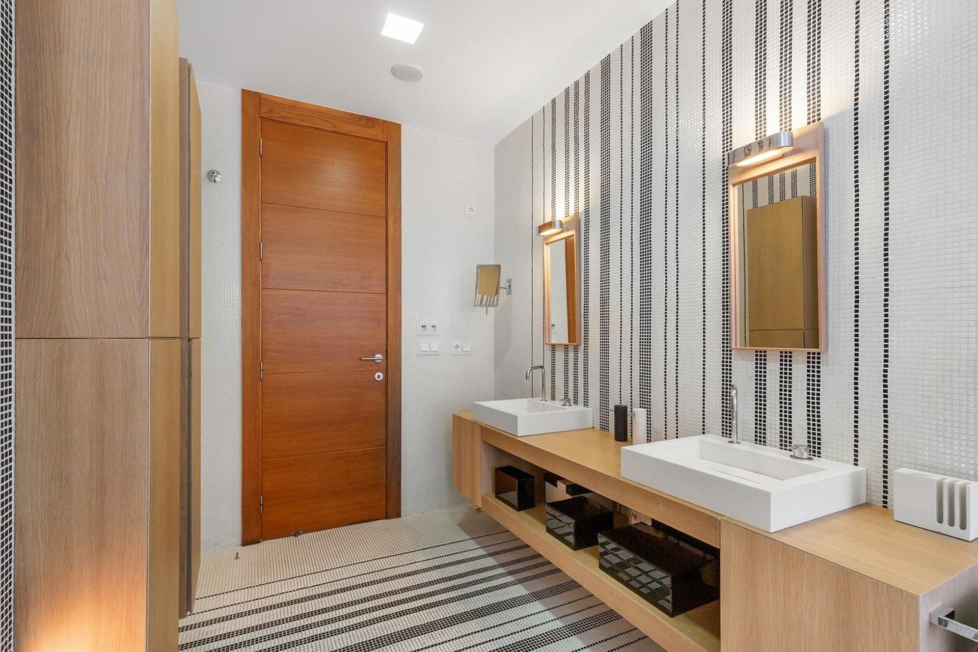 Resale - Apartment -
Torrevieja - Paseo maritimo