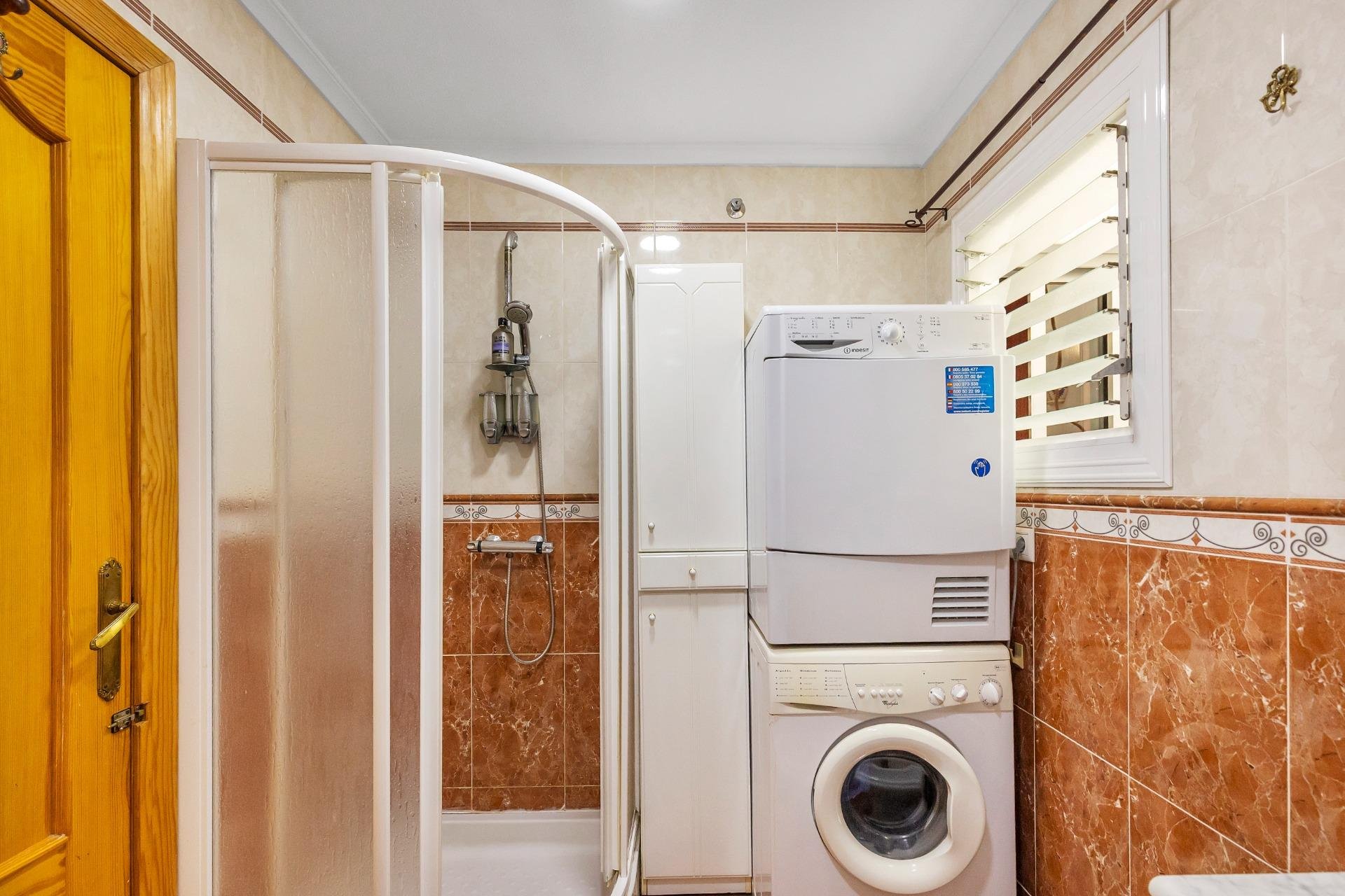 Resale - Apartment -
Torrevieja - Paseo maritimo