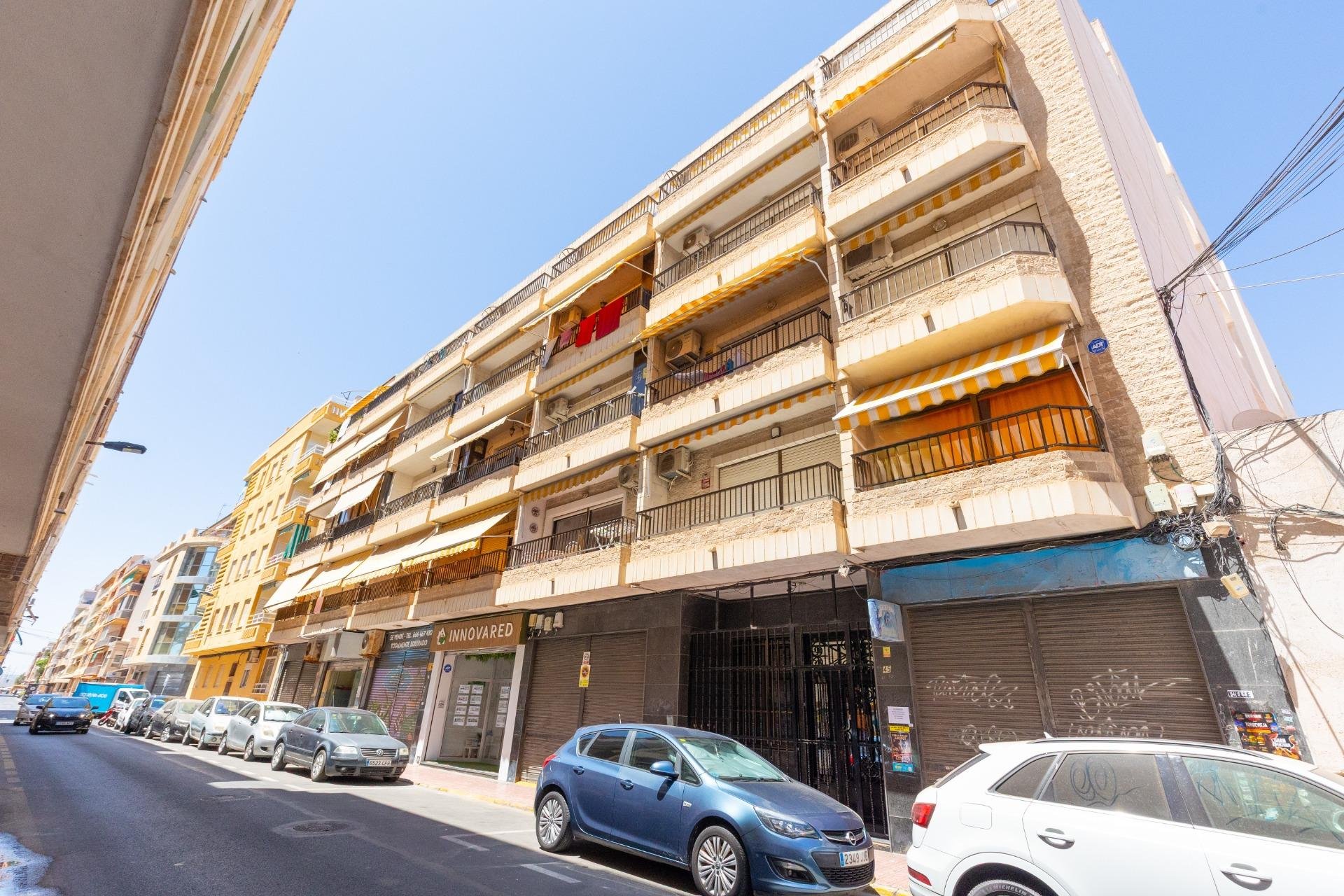 Resale - Apartment -
Torrevieja - Paseo maritimo