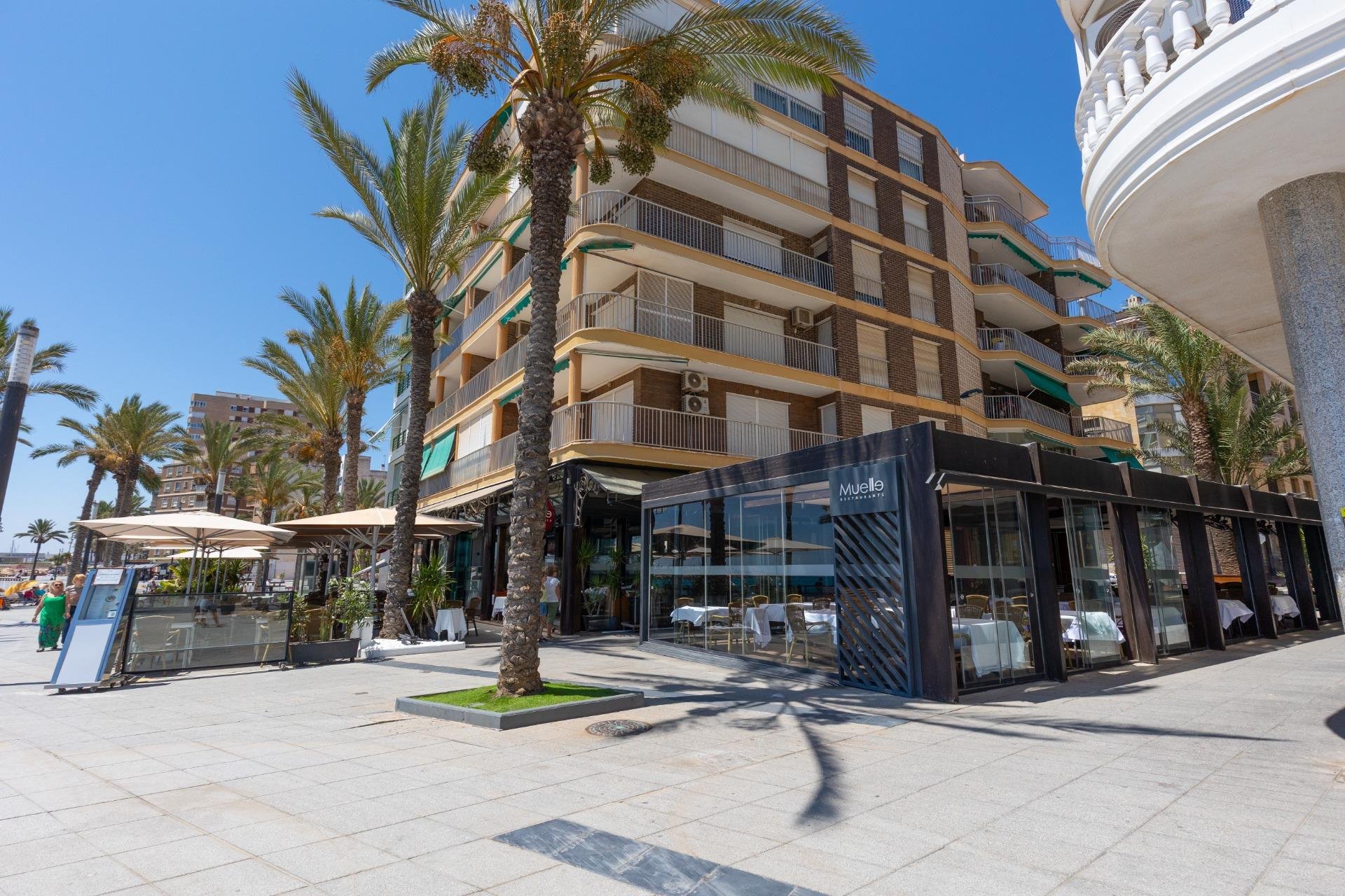 Resale - Apartment -
Torrevieja - Paseo maritimo
