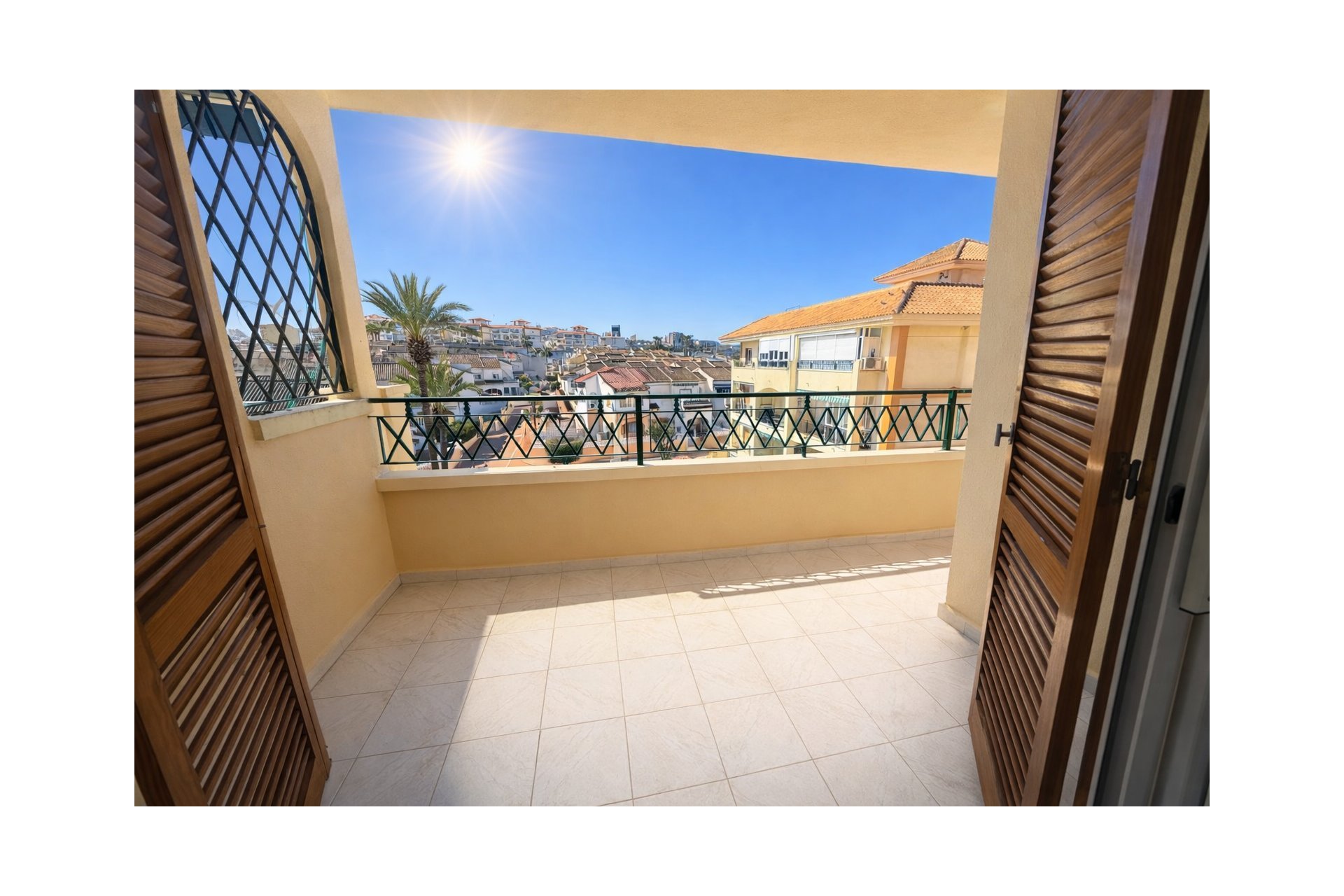 Resale - Apartment -
Torrevieja - PLAYA DE LA MATA
