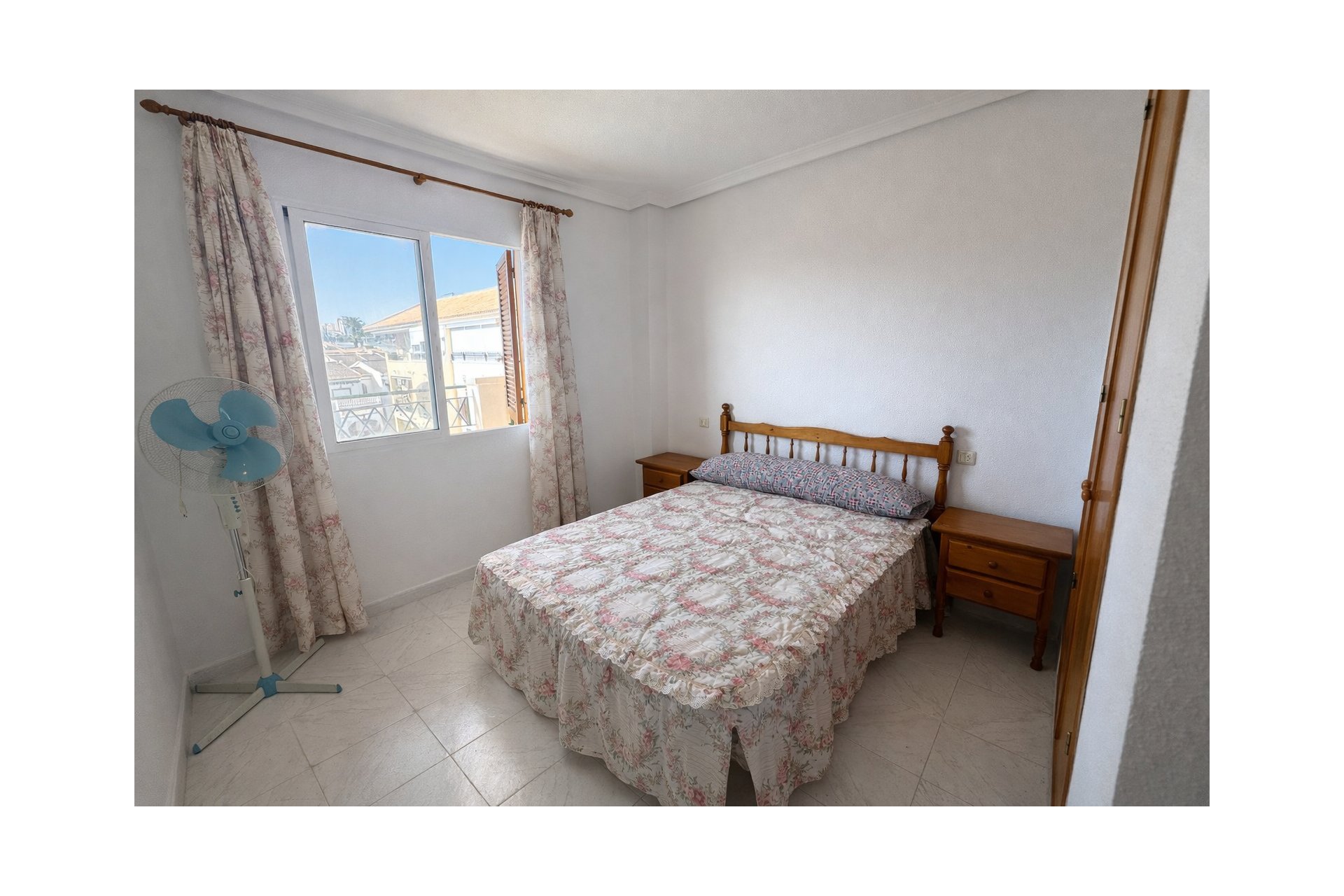 Resale - Apartment -
Torrevieja - PLAYA DE LA MATA