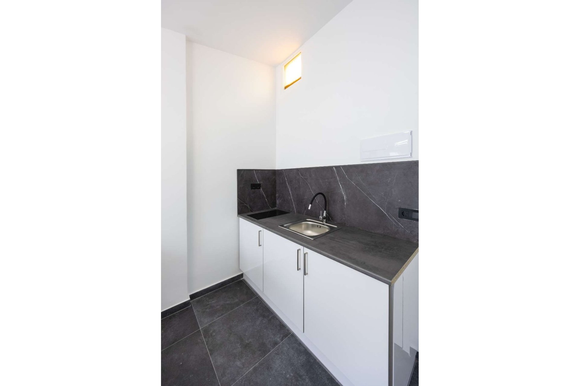 Resale - Apartment -
Torrevieja - Playa de los Locos