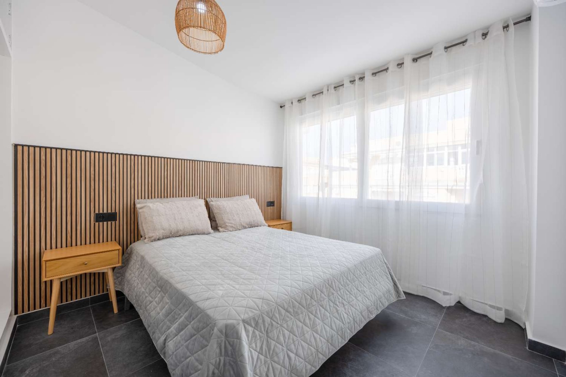 Resale - Apartment -
Torrevieja - Playa de los Locos