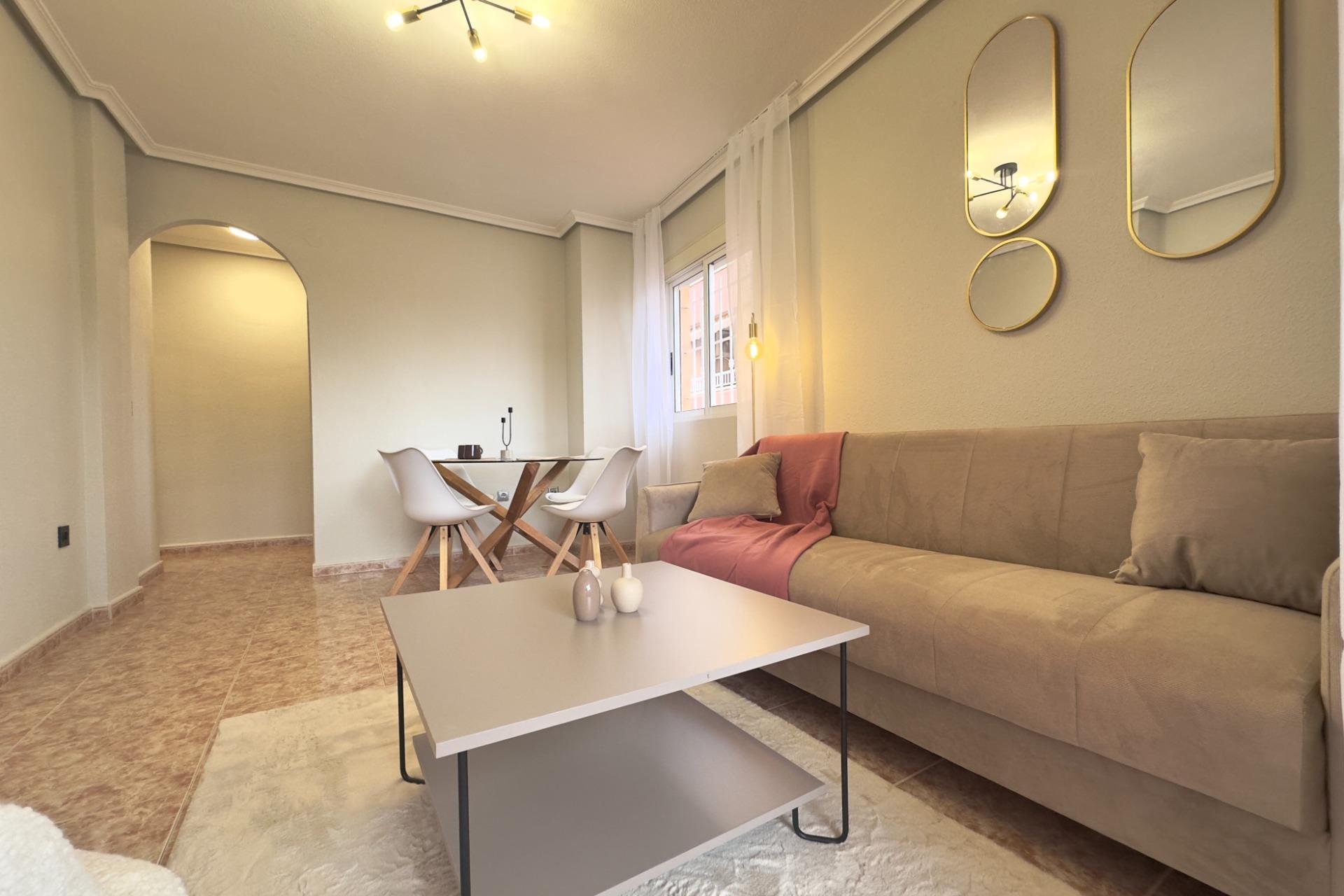 Resale - Apartment -
Torrevieja - Playa de los locos