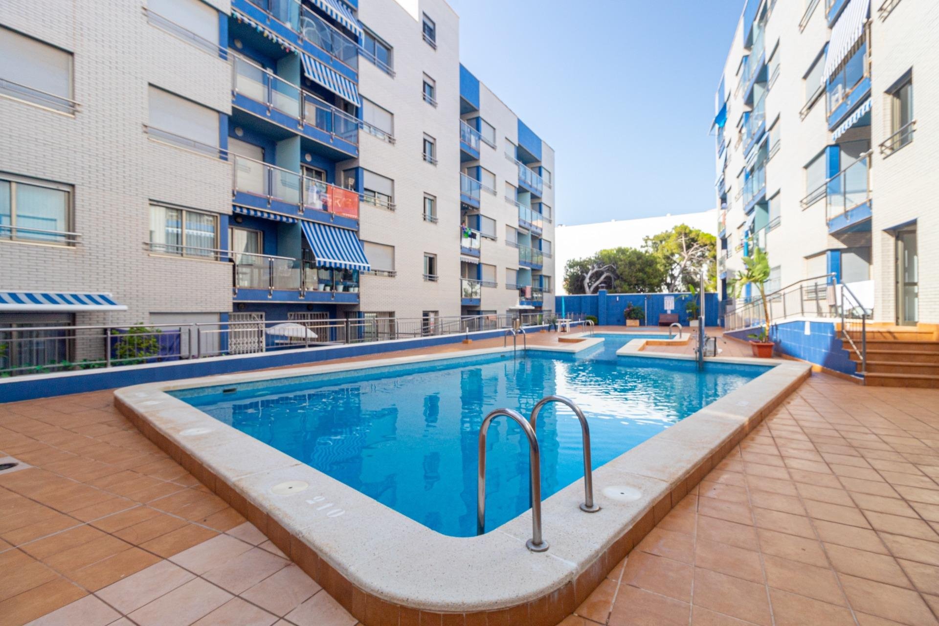 Resale - Apartment -
Torrevieja - Playa de los locos